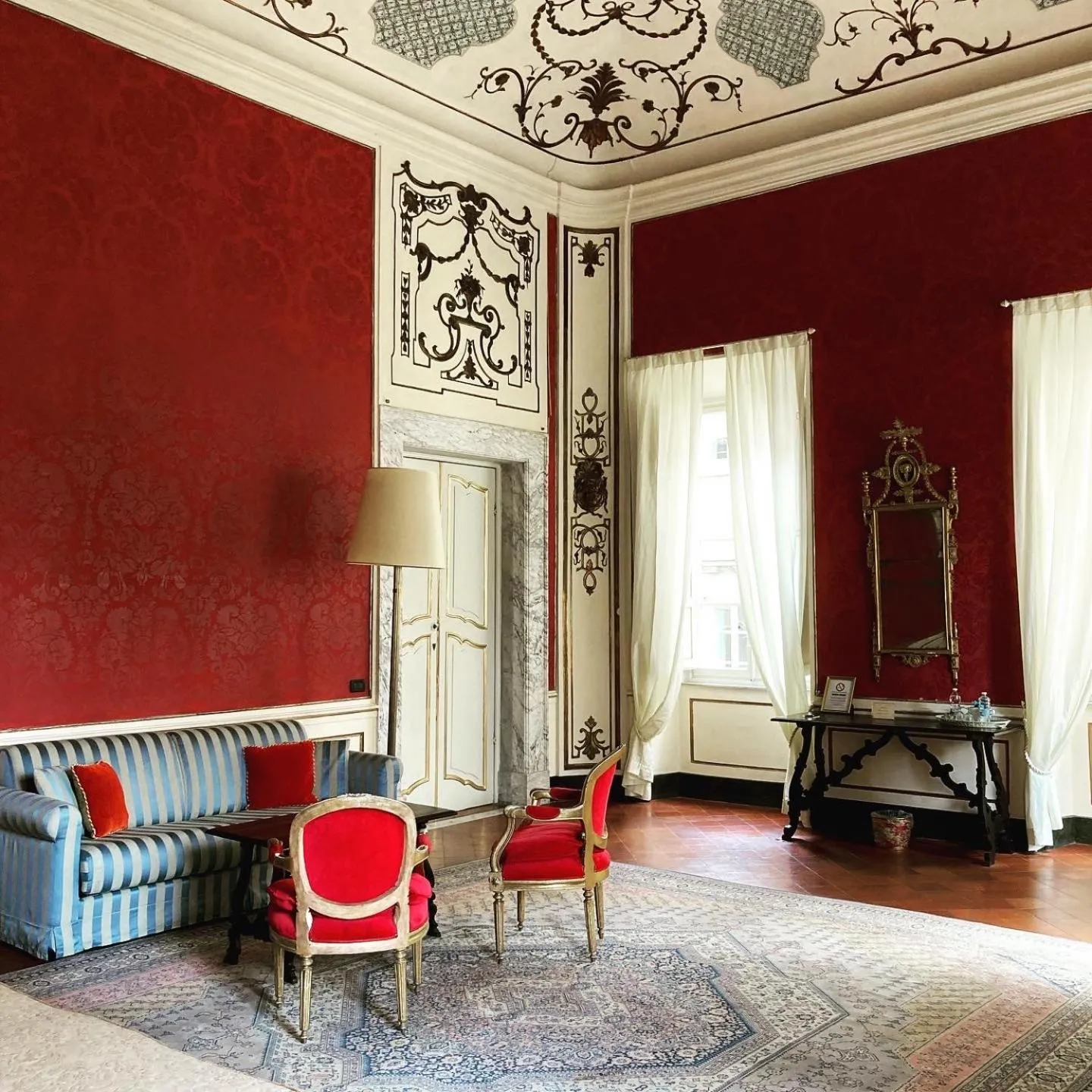 Seating area in Palazzo Tucci Residenza d'epoca