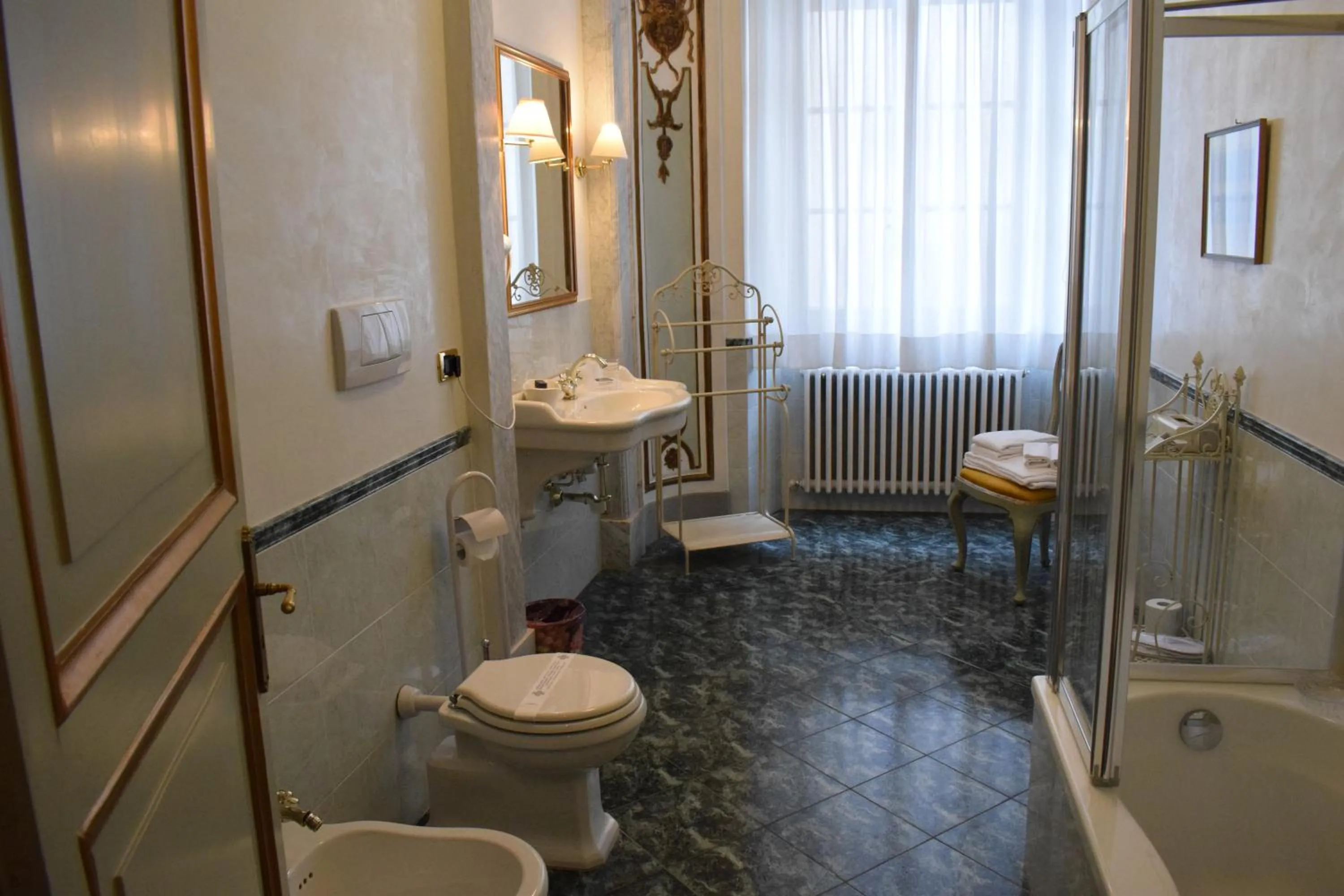 Shower in Palazzo Tucci Residenza d'epoca