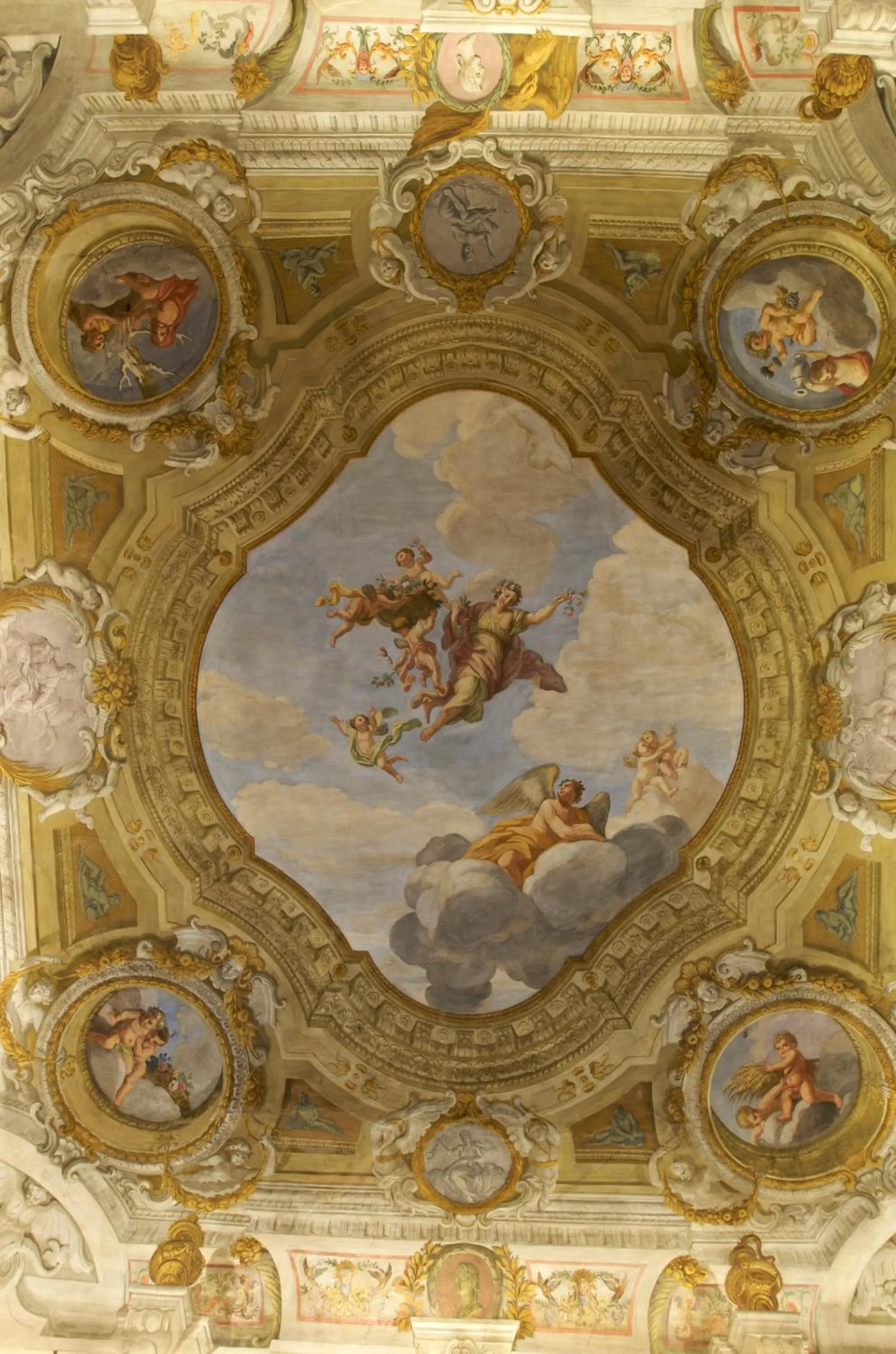 Decorative detail in Palazzo Tucci Residenza d'epoca