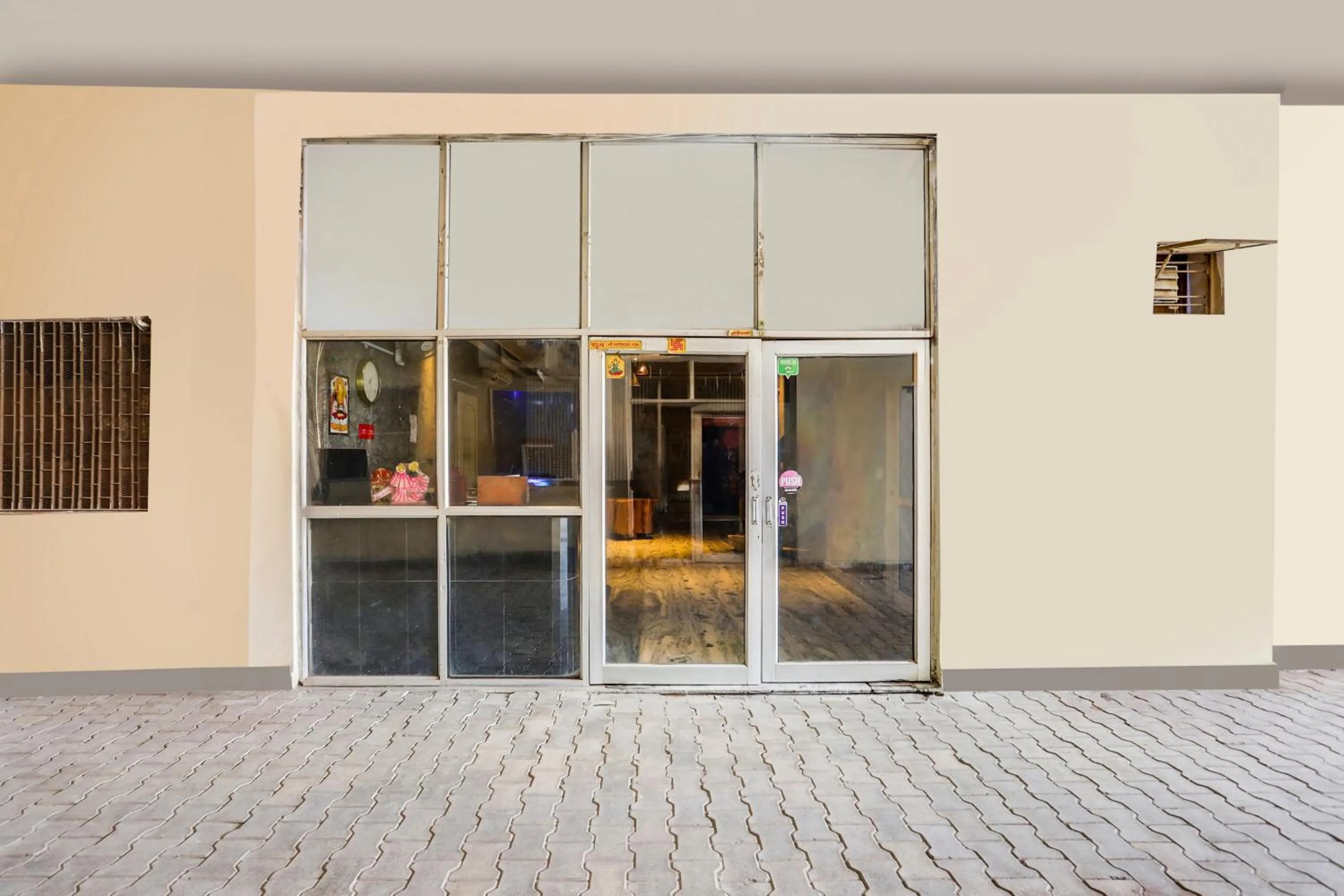 Facade/entrance in Super Hotel O Tajganj Near Taj Mahal West Gate