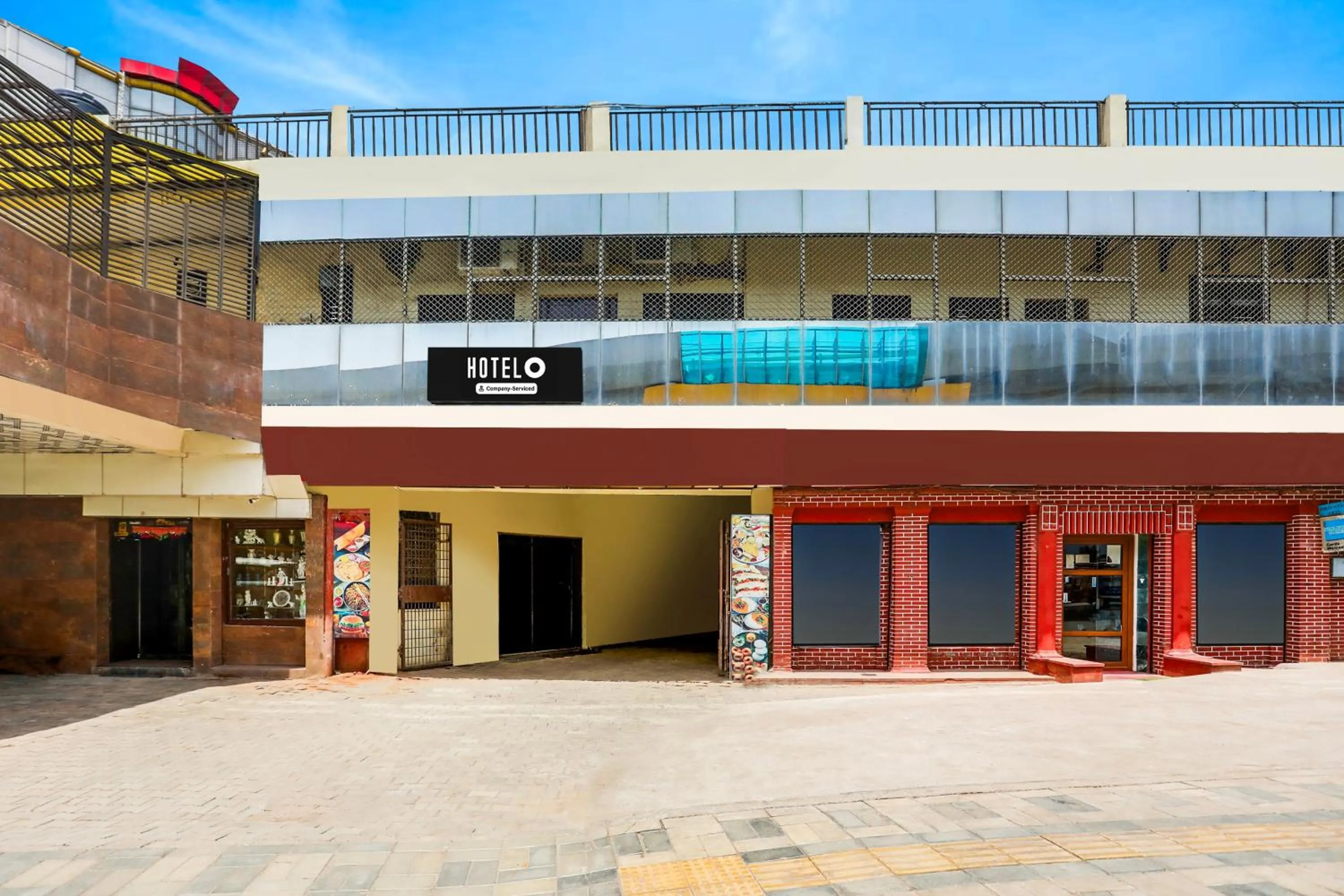 Facade/entrance in Super Hotel O Tajganj Near Taj Mahal West Gate