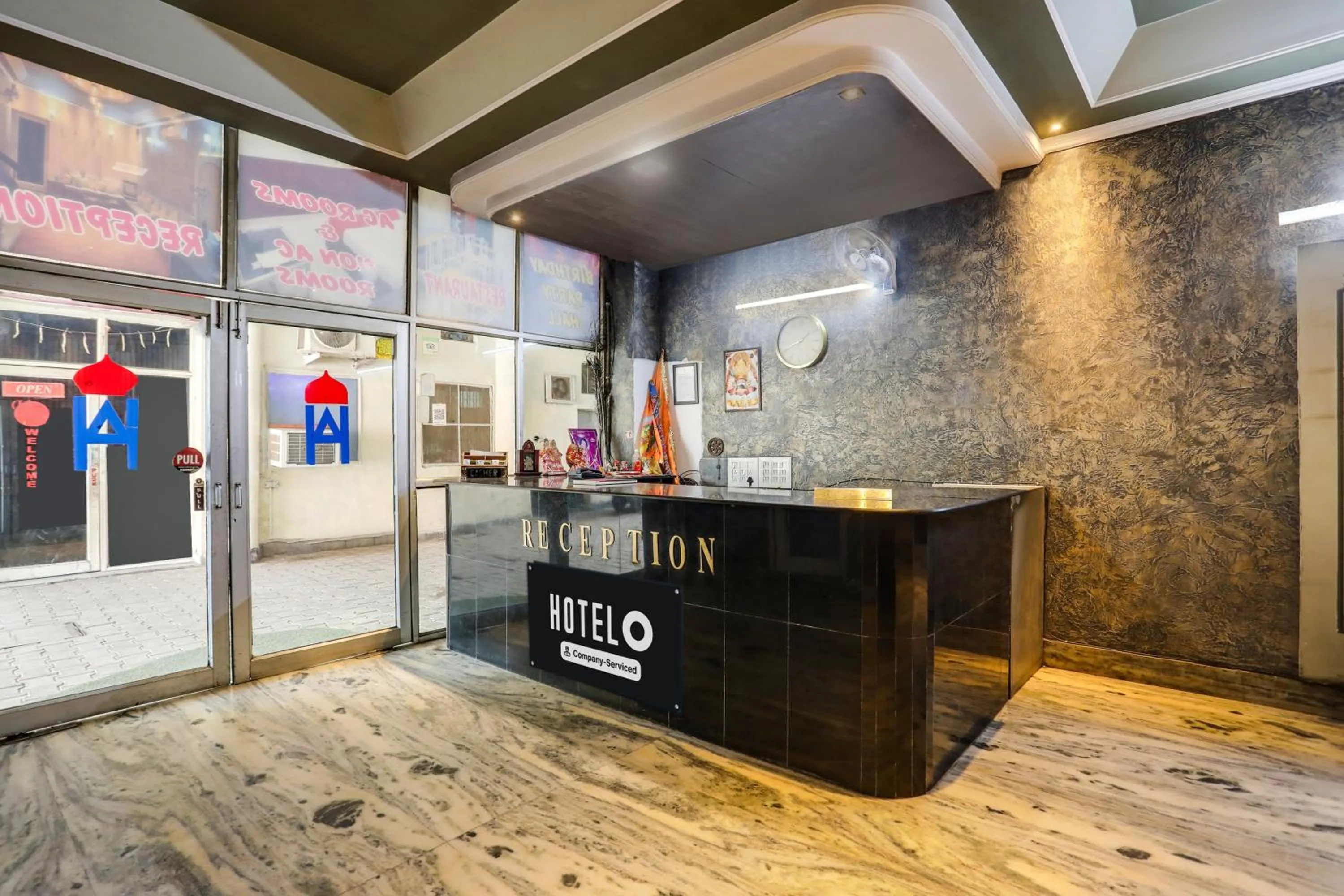 Lobby or reception in Super Hotel O Tajganj Near Taj Mahal West Gate