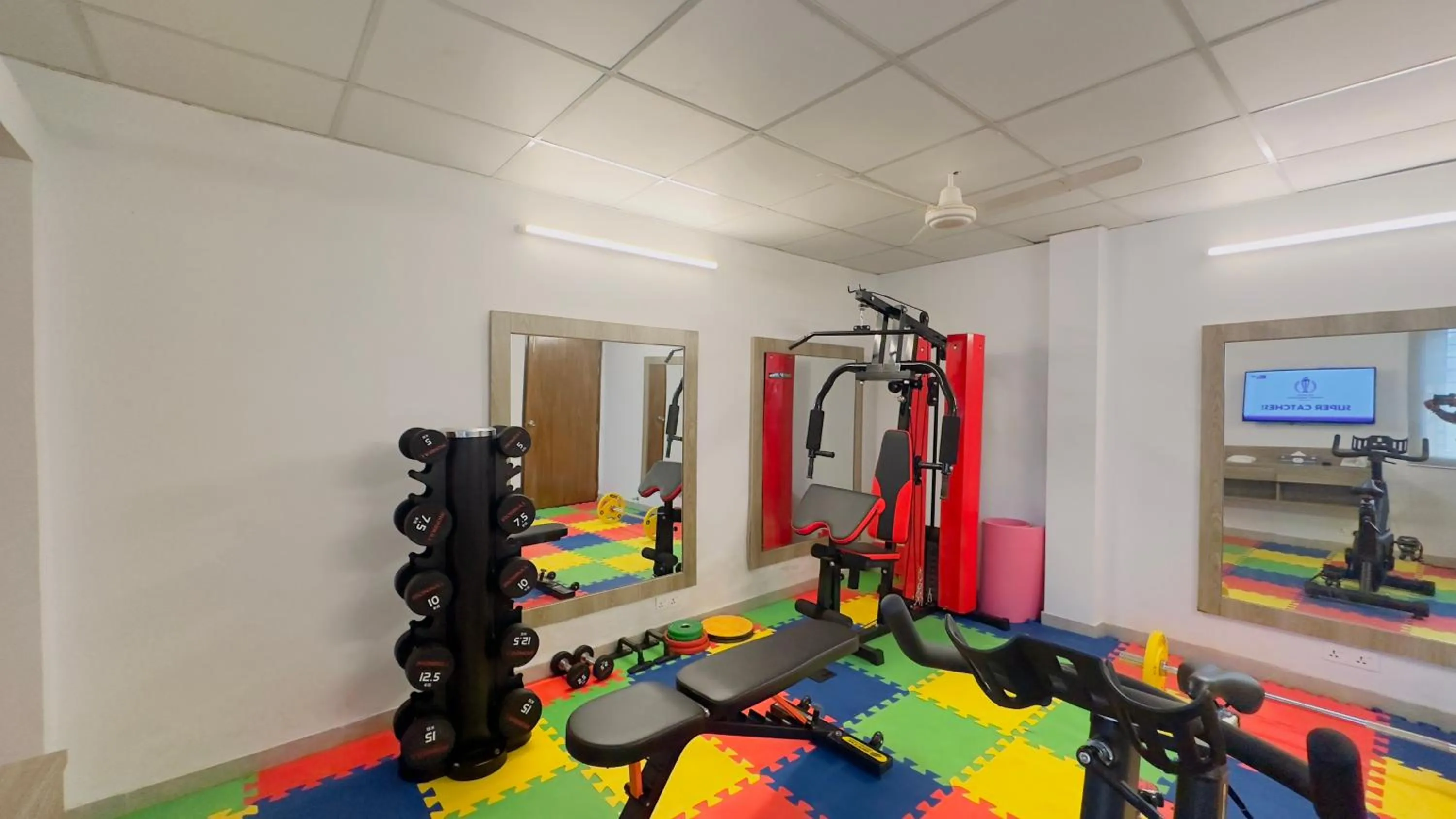 Fitness centre/facilities in Priyo Nibash Stylish Residential Hotel