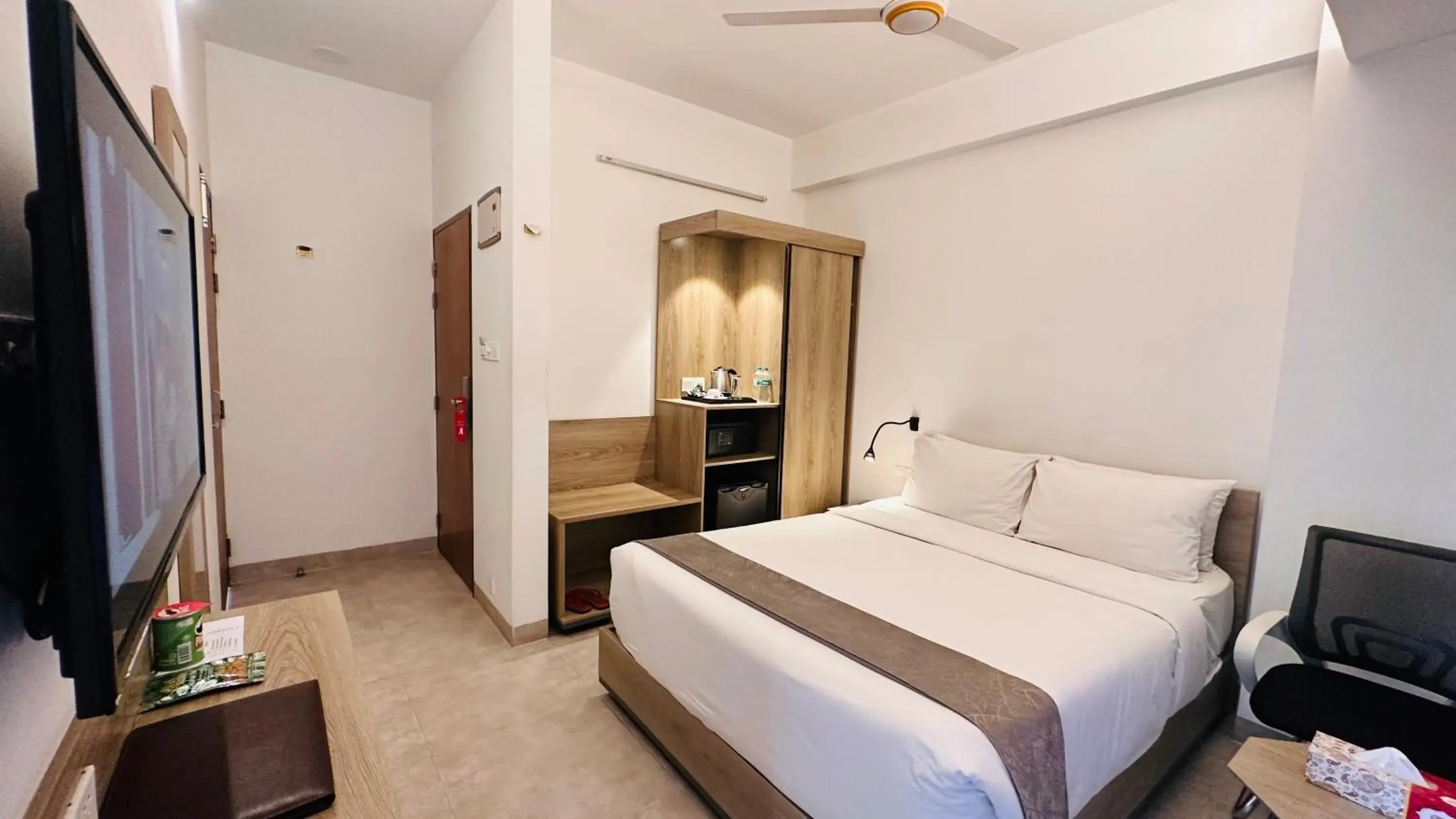 Superior Single Room - single occupancy in Priyo Nibash Stylish Residential Hotel Superior Single Room - single occupancy in Priyo Nibash Stylish Residential Hotel