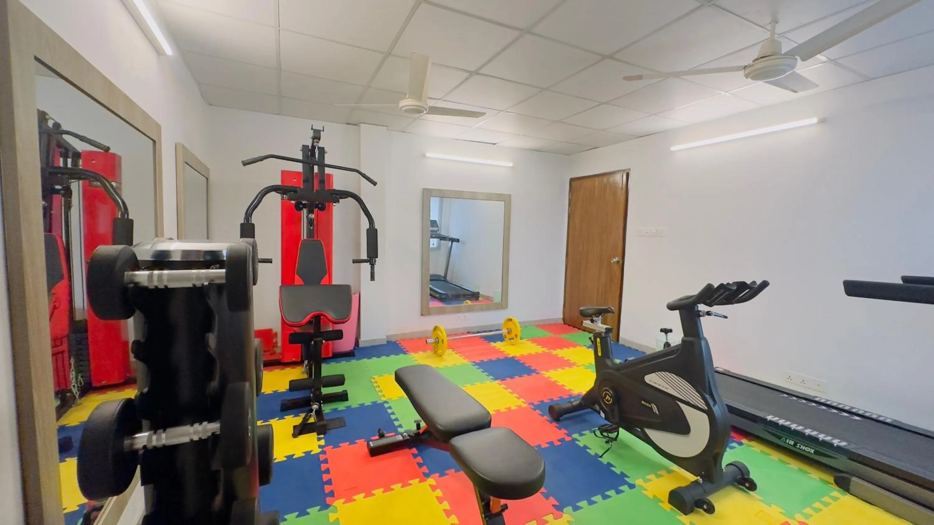 Fitness centre/facilities in Priyo Nibash Stylish Residential Hotel
