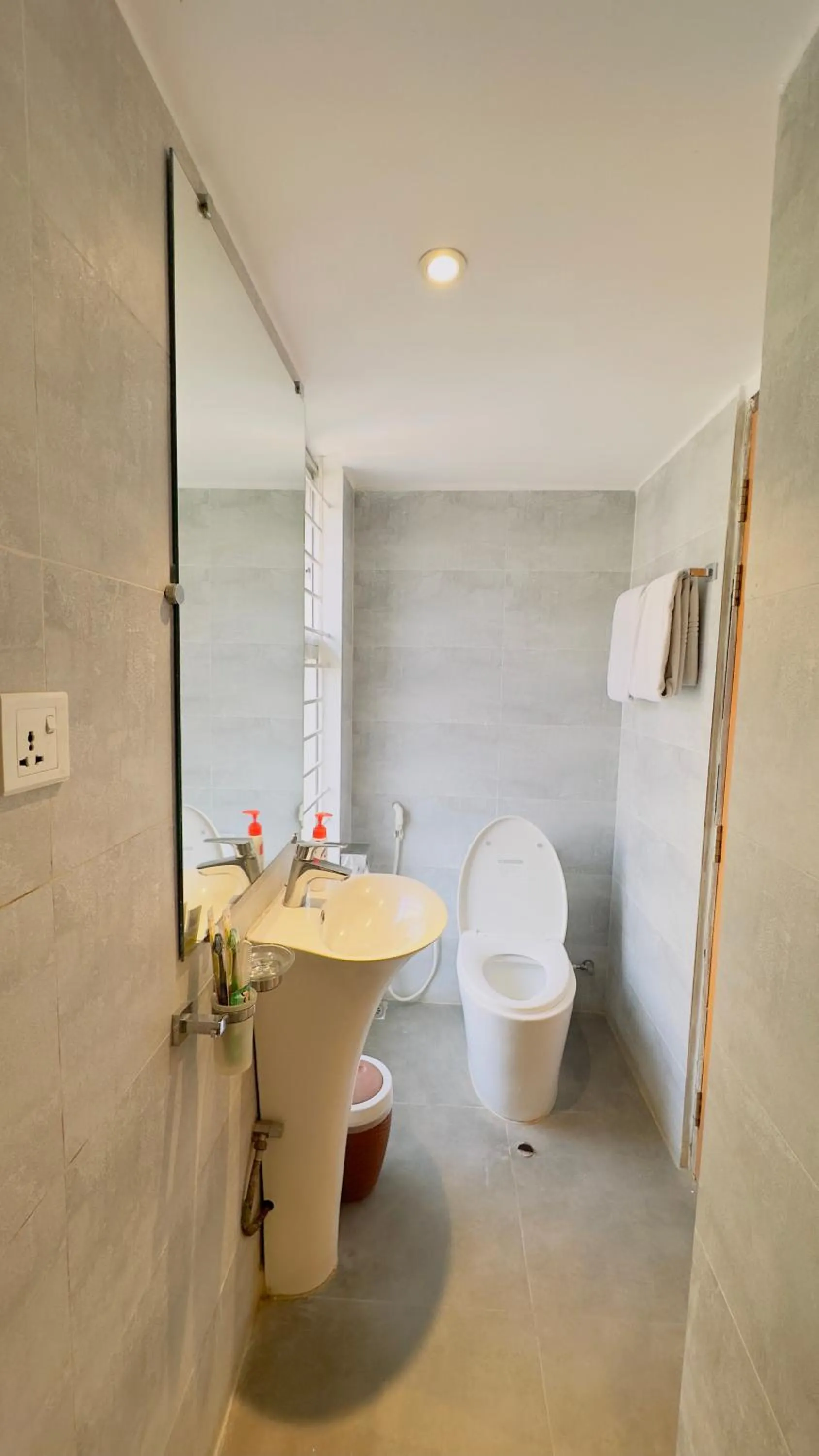 Toilet in Priyo Nibash Stylish Residential Hotel