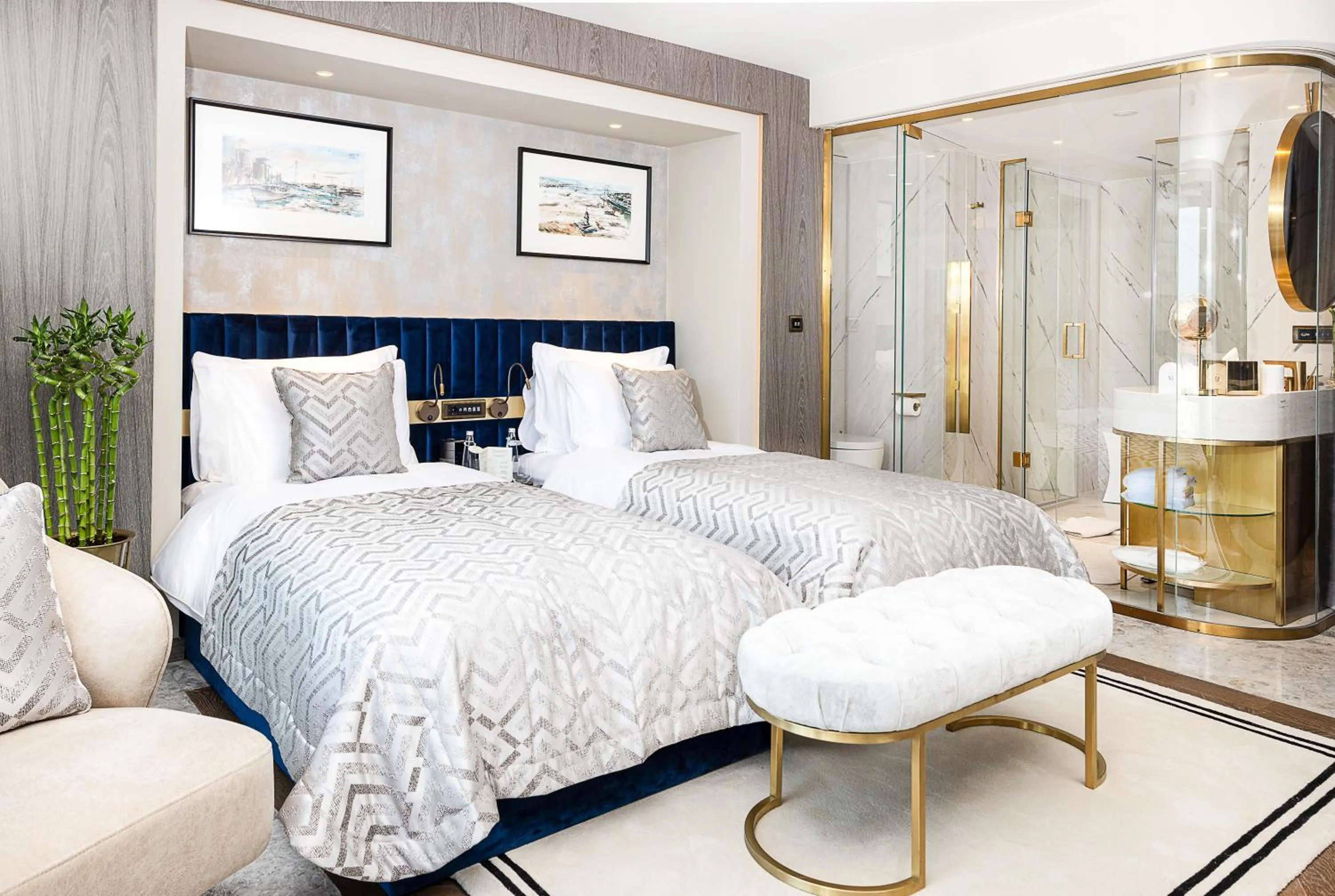 Bedroom, Bed in The Maestro Hotel