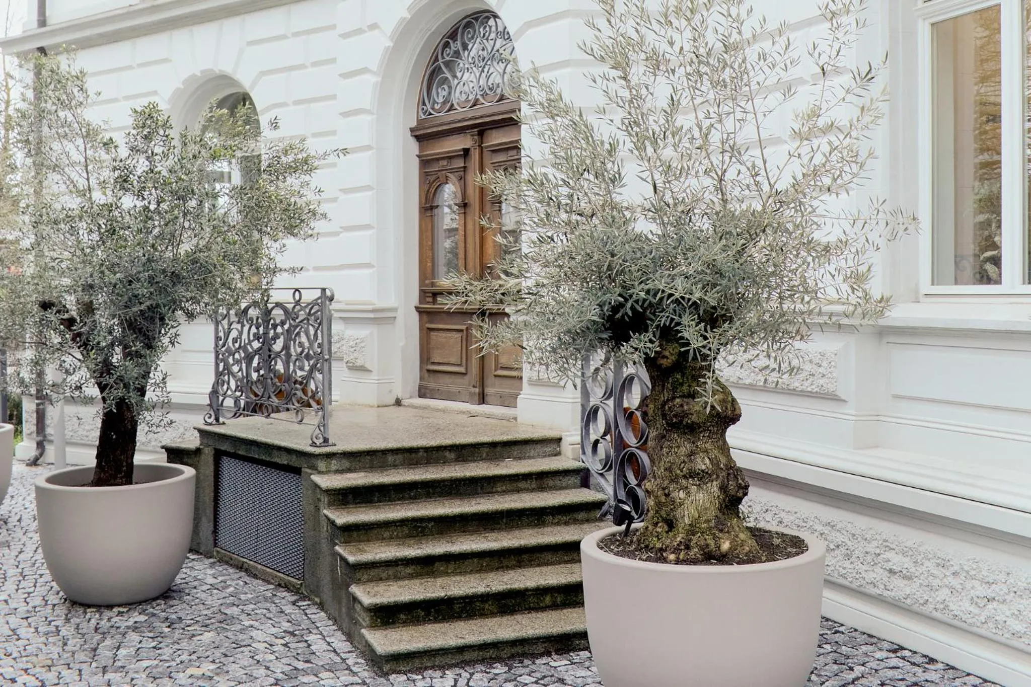 Property building in Das Flint