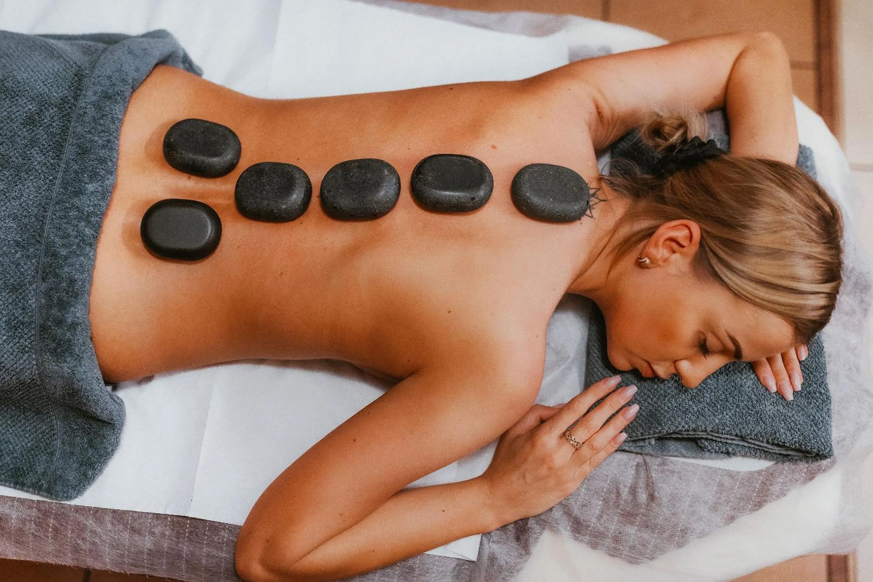 Massage in Hotel Kudowa Manufaktura Relaksu