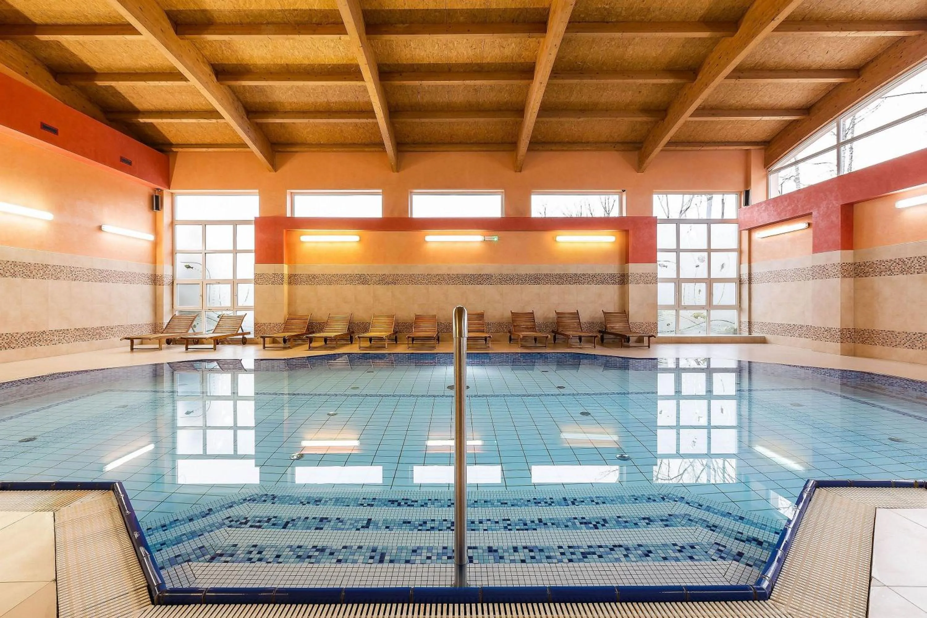 Swimming pool in Hotel Kudowa Manufaktura Relaksu