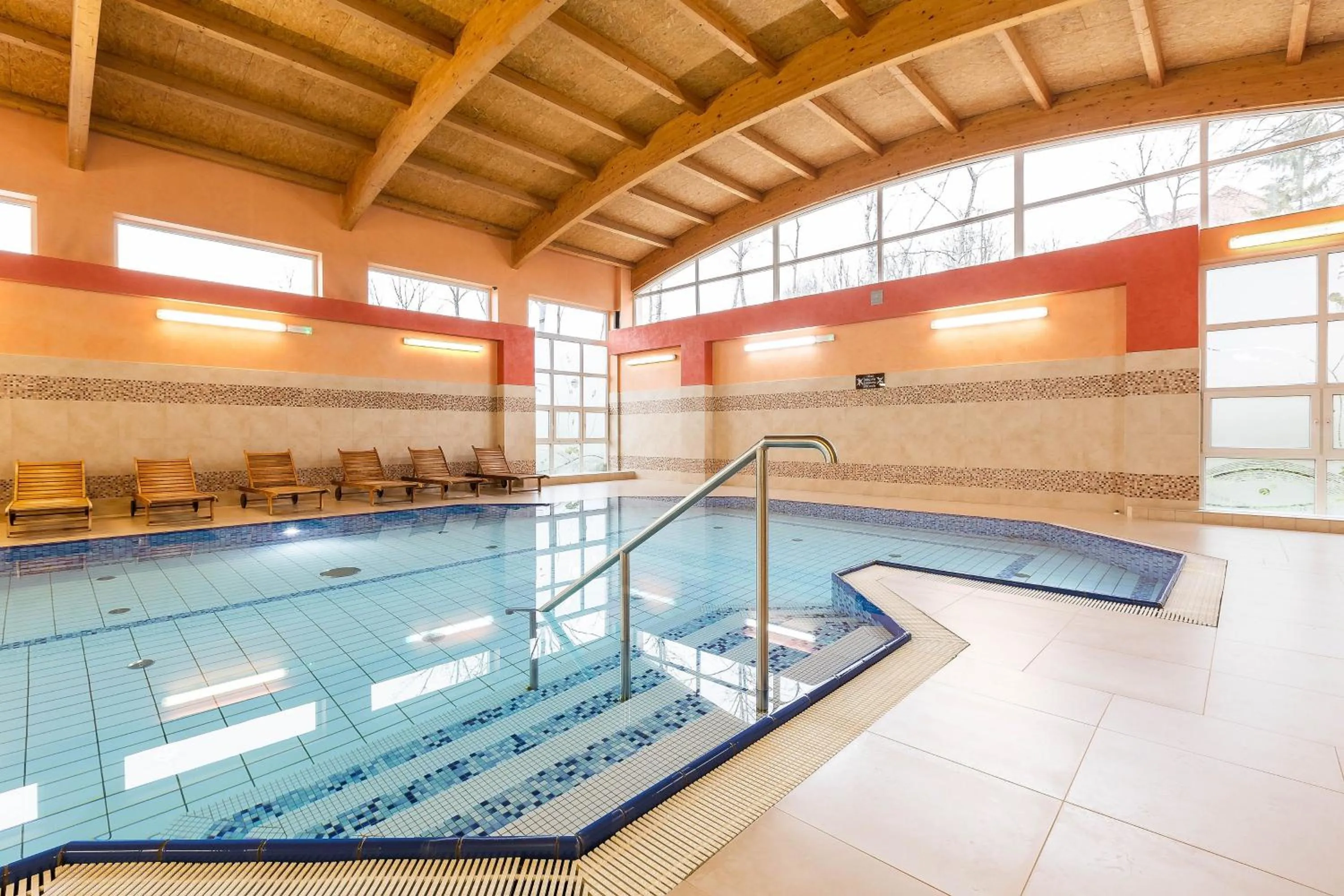 Swimming pool in Hotel Kudowa Manufaktura Relaksu