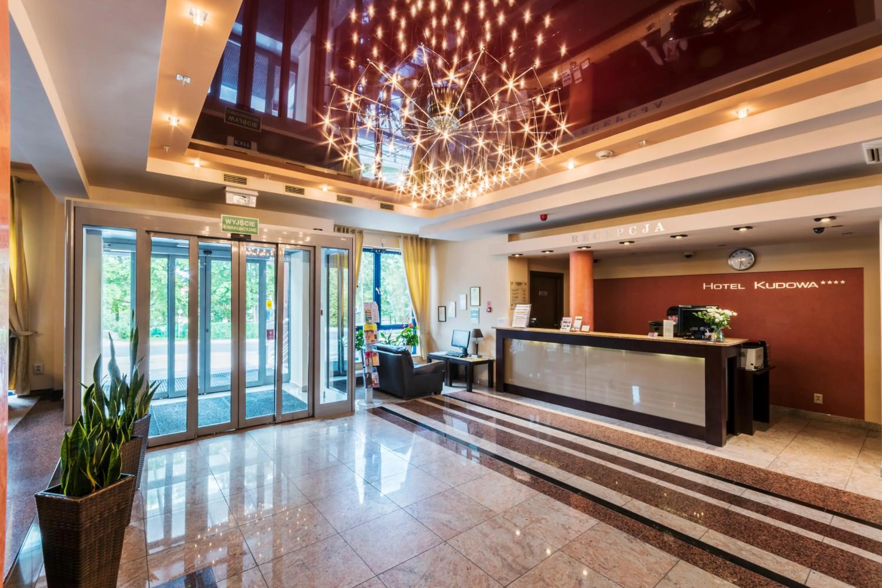 Lobby or reception in Hotel Kudowa Manufaktura Relaksu