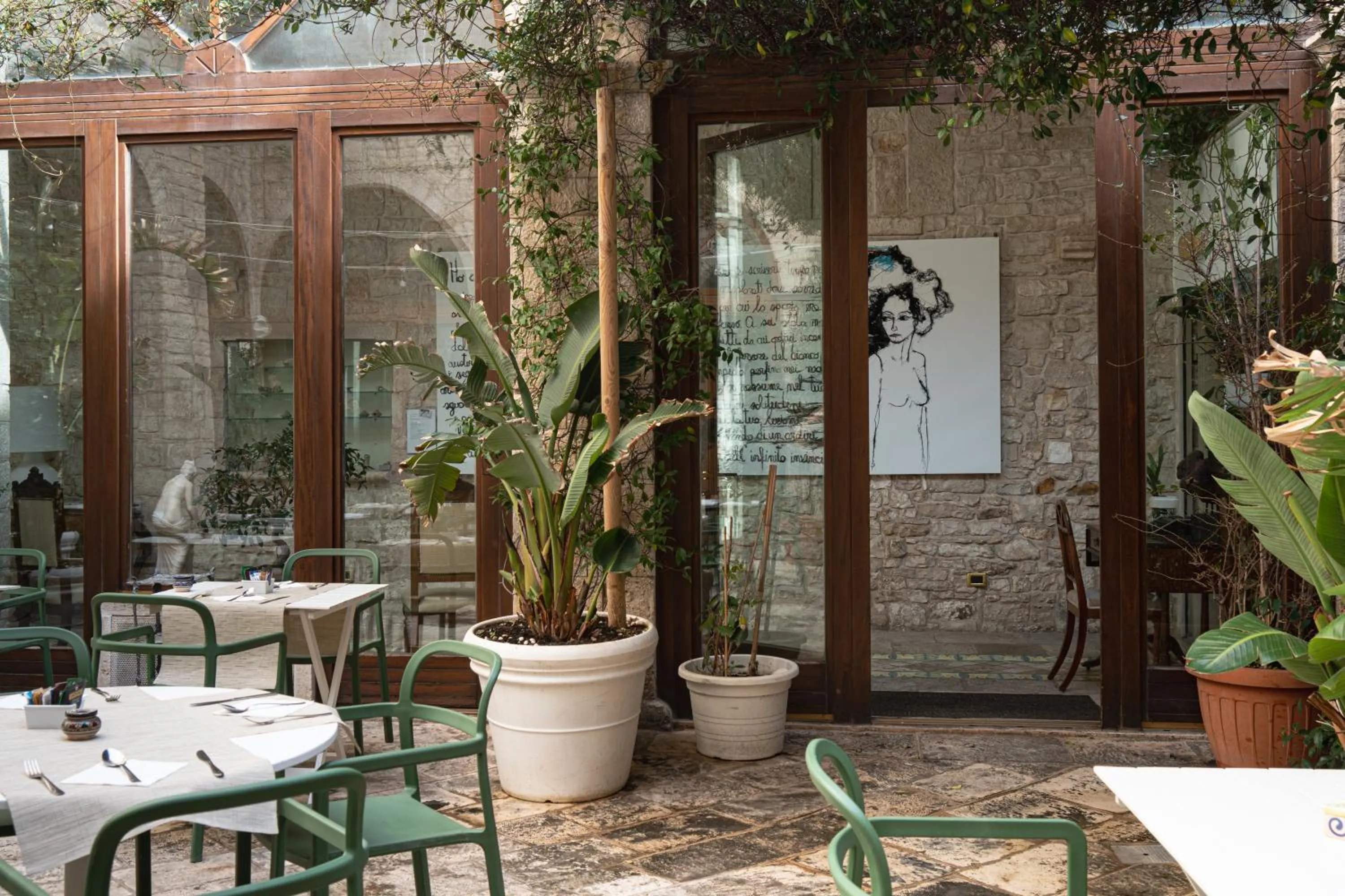 Patio in S. Martin Hotel