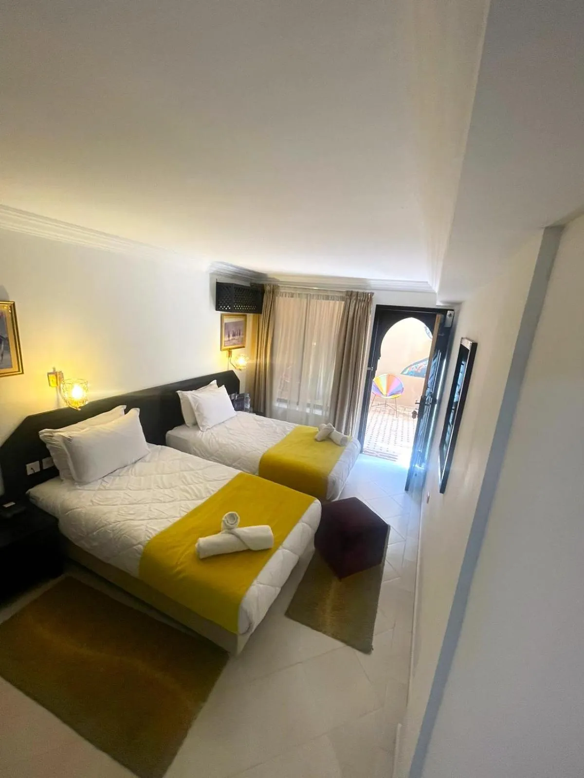 Bed in Majorel Perle Hôtel Riad Restaurant Picine & Spa