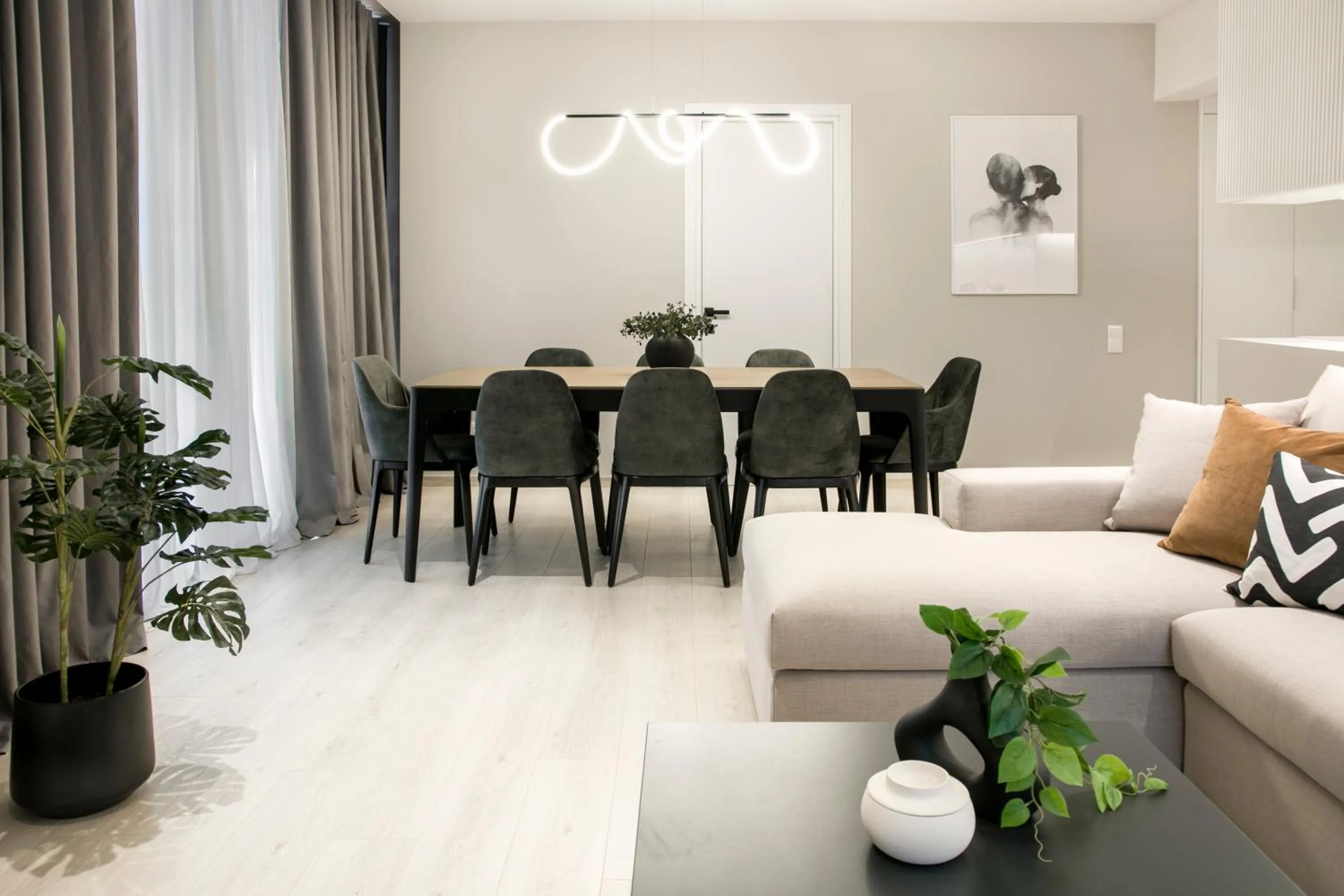 Dining area in Ultra Chic Modern 4 Bedrooms Apartment in Athens