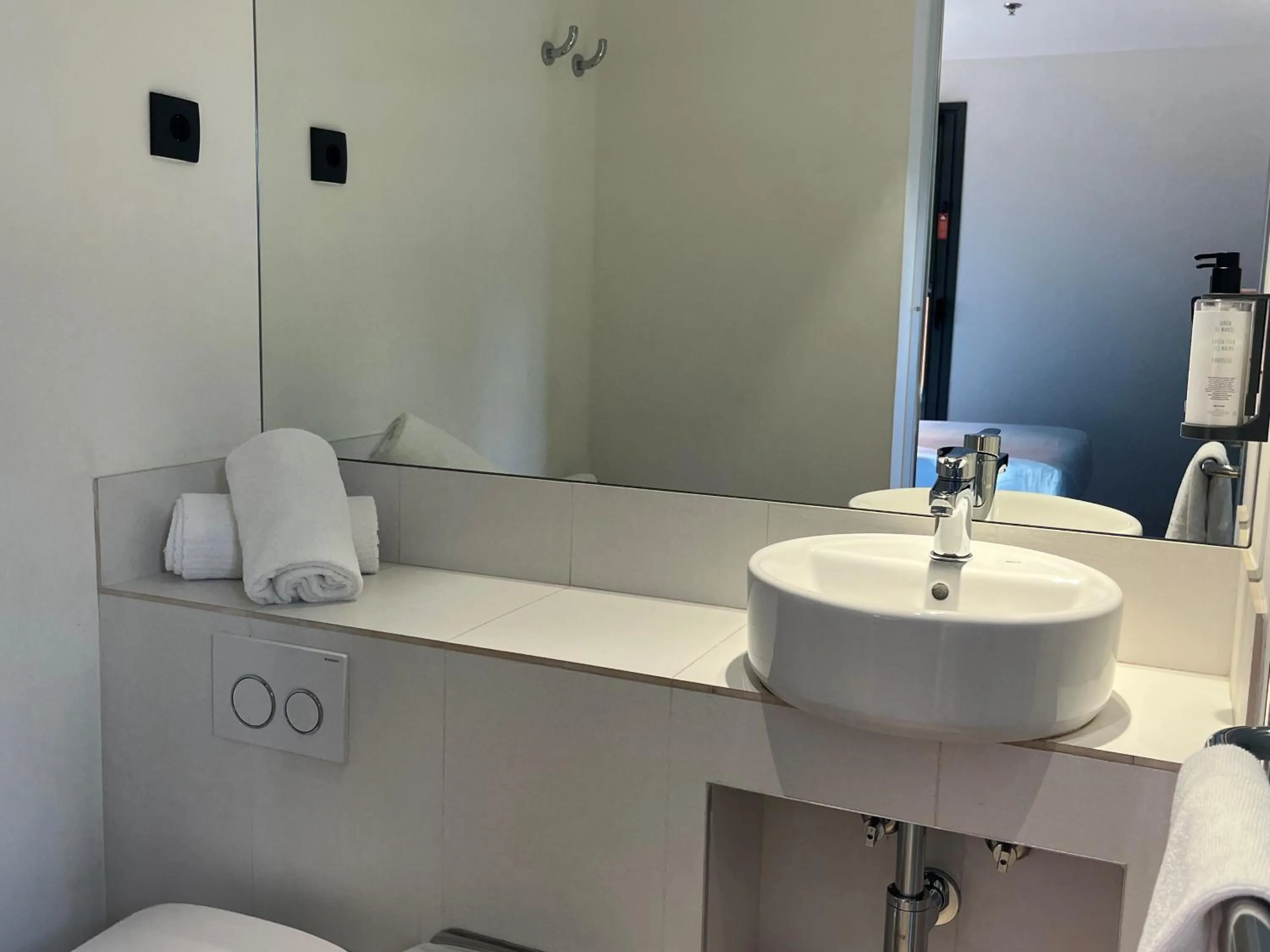 Bathroom in Hostal Madrid Atocha