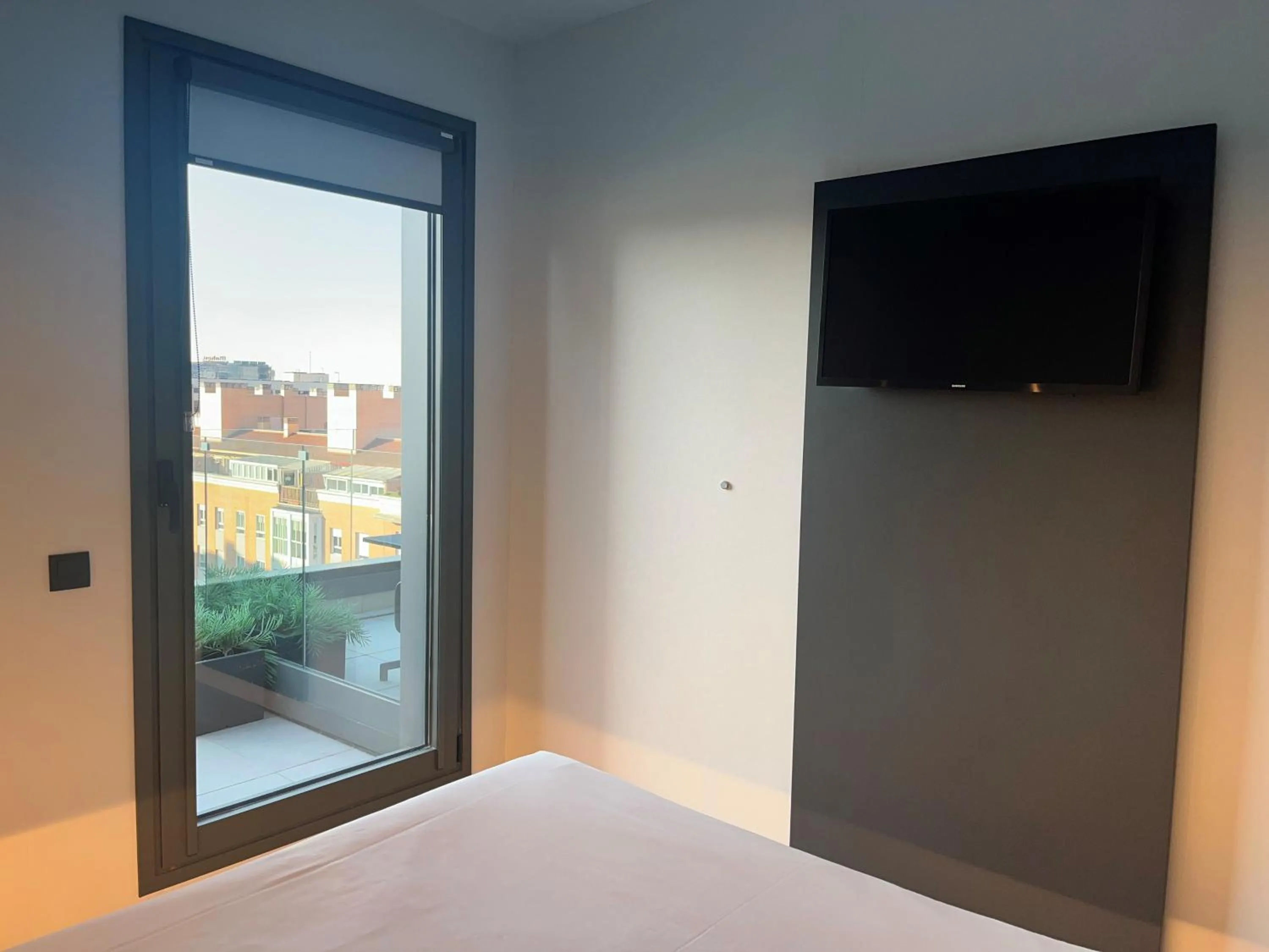 Bedroom, Bed in Hostal Madrid Atocha