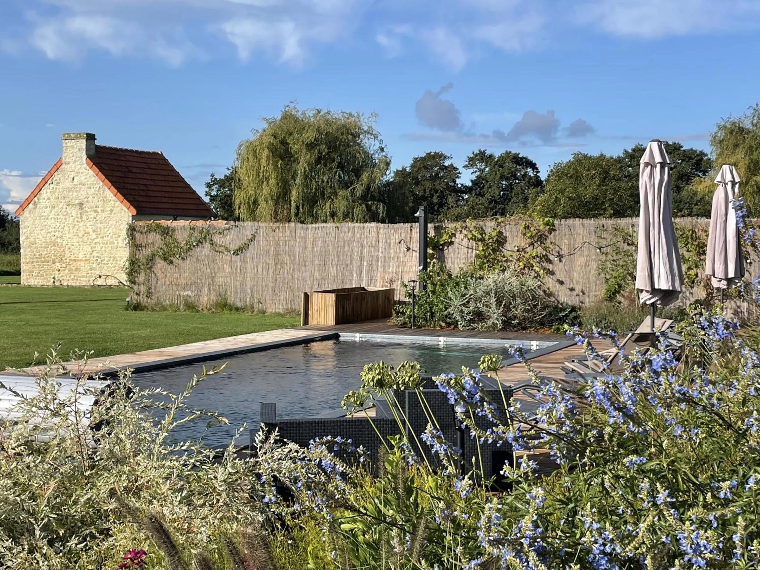 Pool view in AureFées