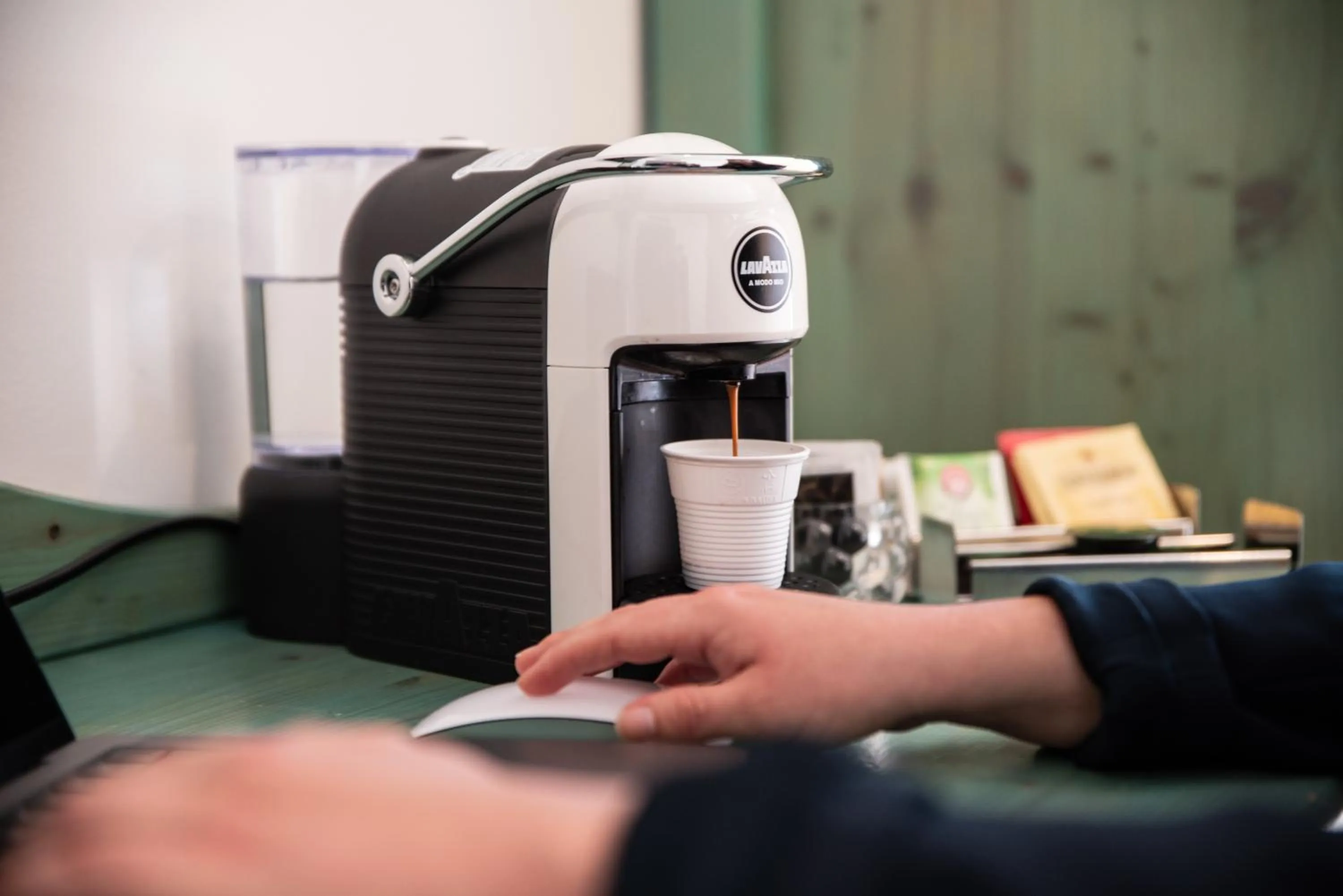 Coffee/tea facilities in Hotel Residence Montelago