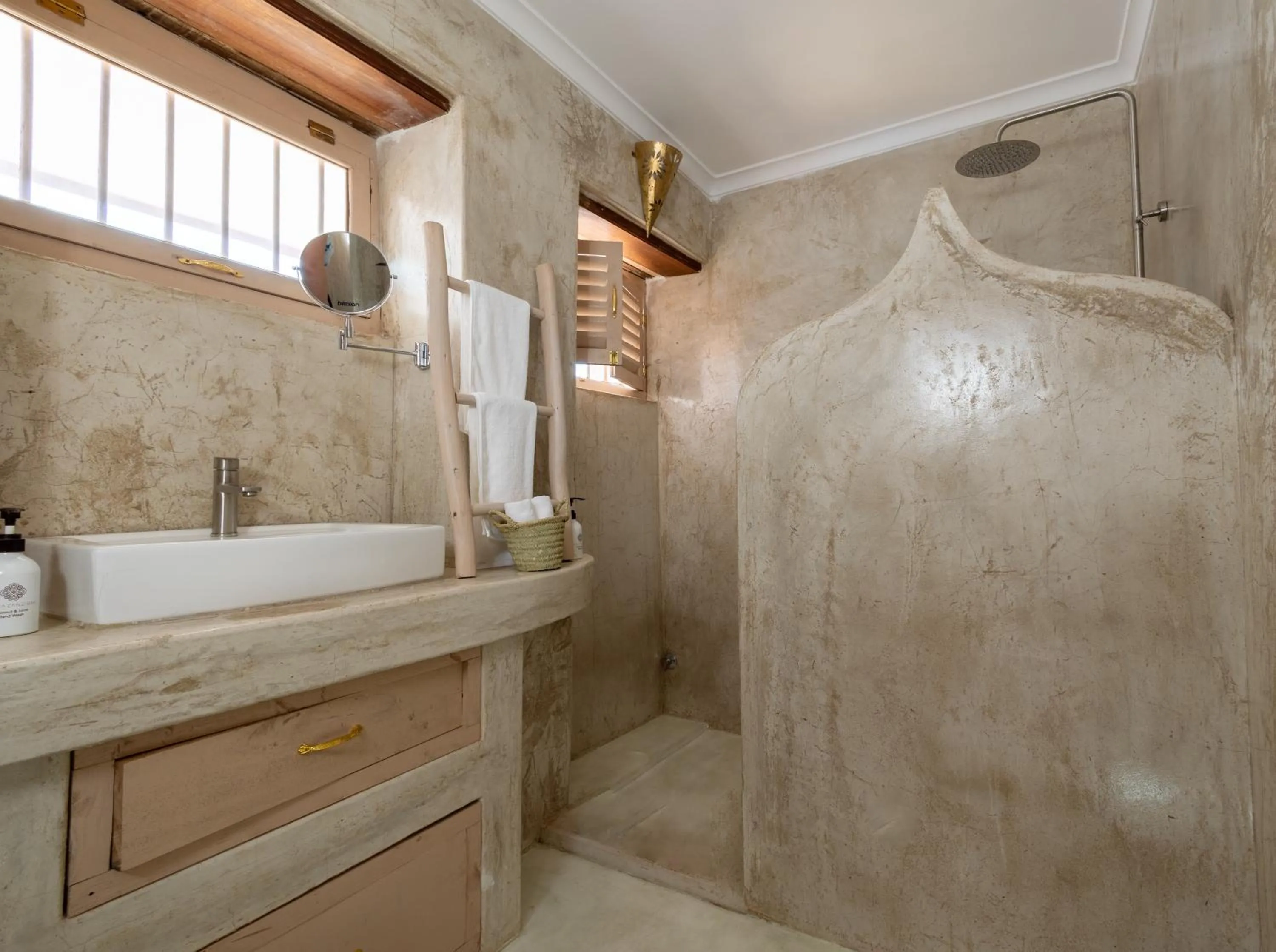 Shower in Sharazad Wonders Boutique