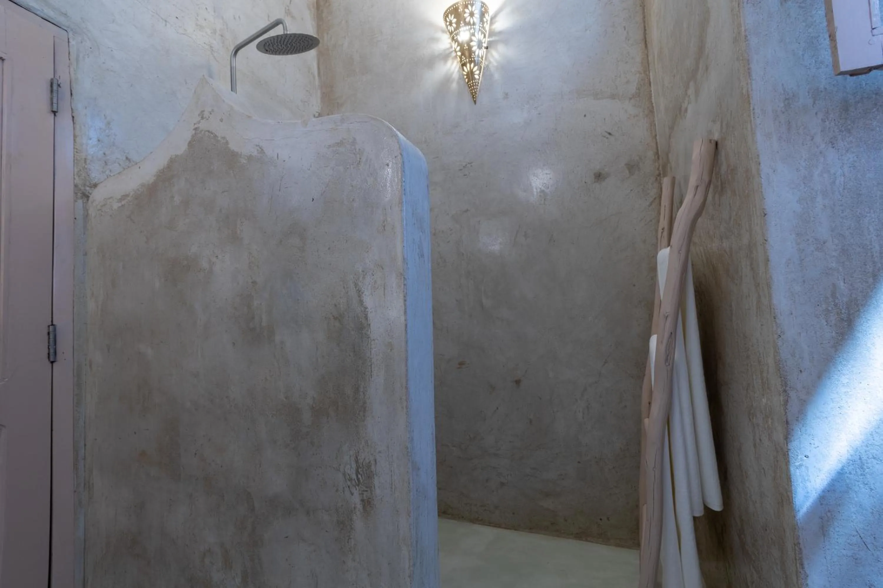 Shower in Sharazad Wonders Boutique