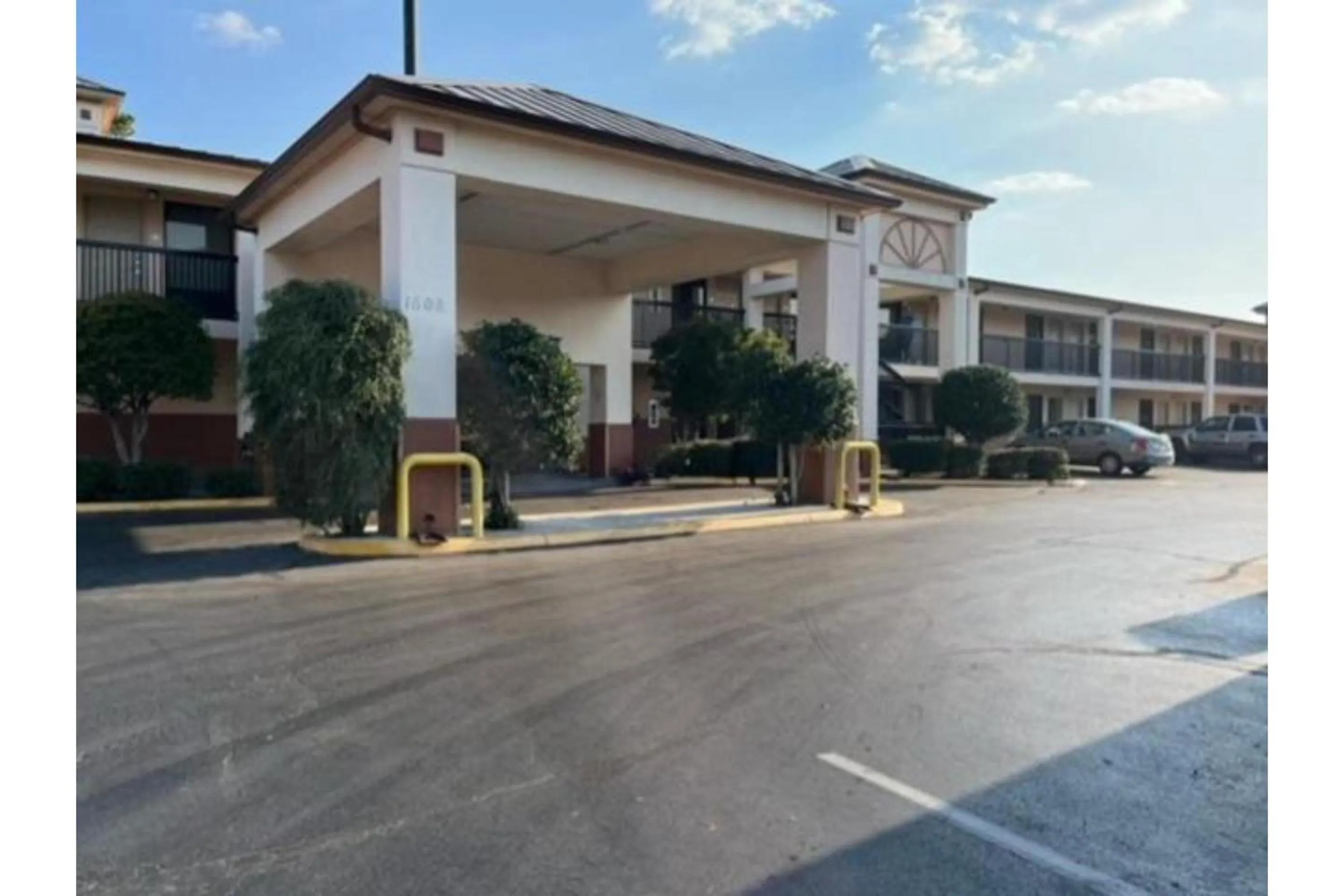 Property building in Motel 6 Laurel, MS