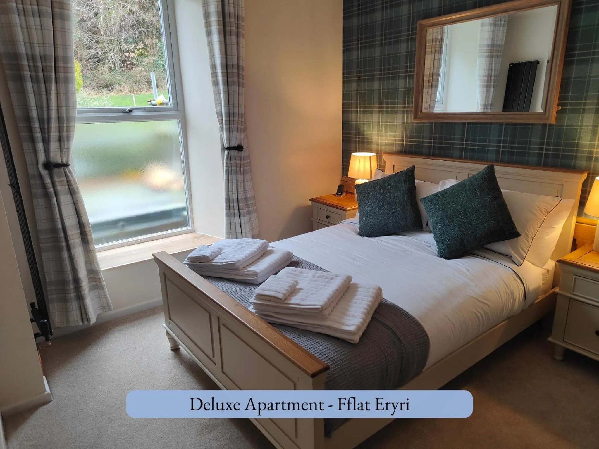 Bedroom, Bed in Llew Accommodation - The Townhouse