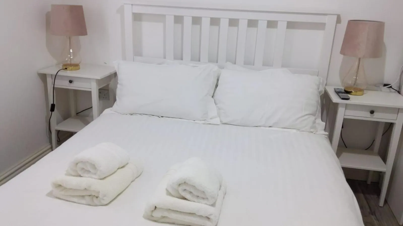 Bed in CityBreaks Rooms with Free Parking