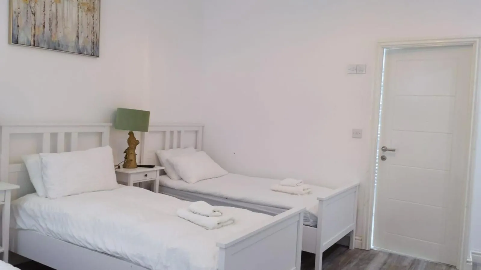 Bed in CityBreaks Rooms with Free Parking