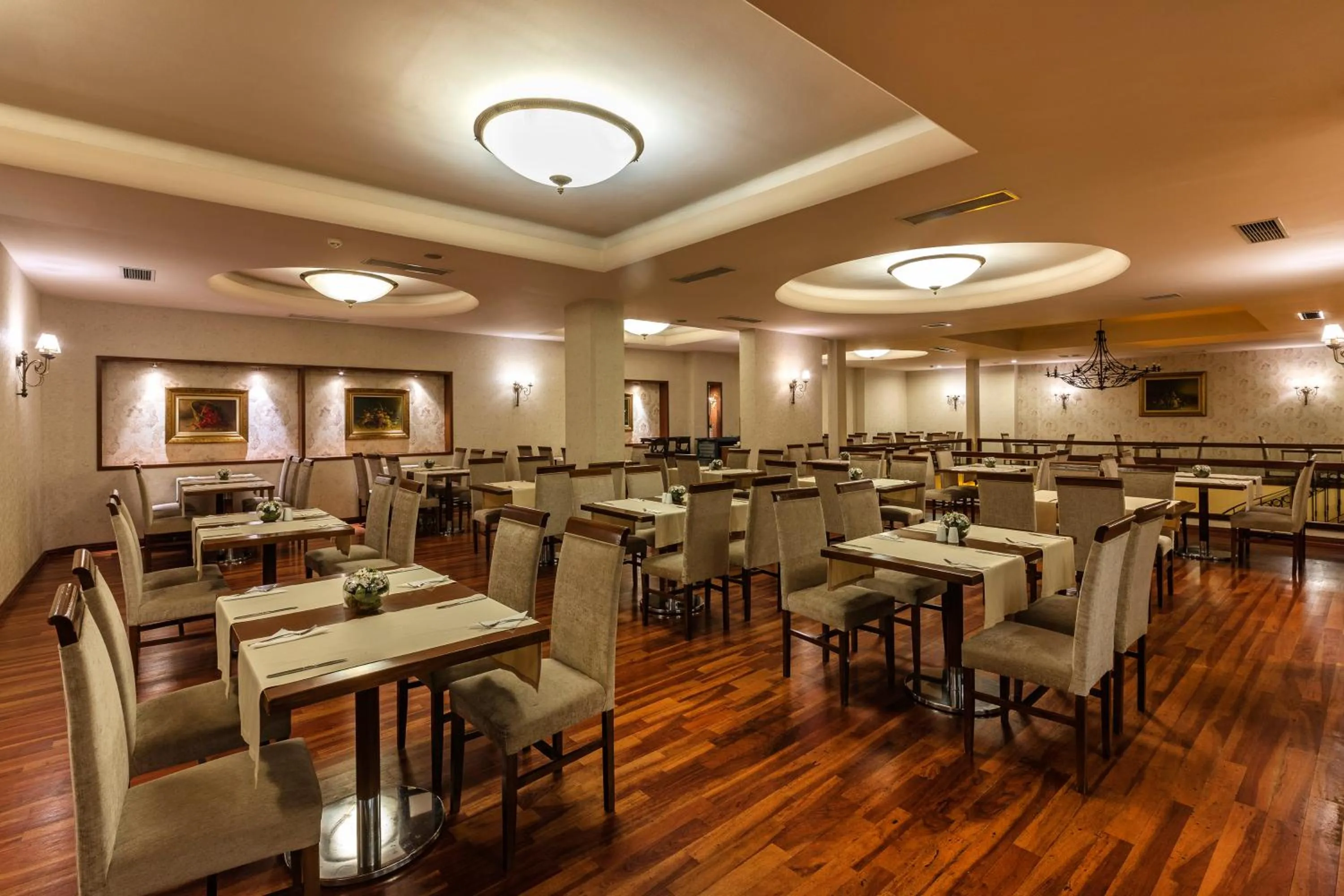 Restaurant/places to eat in Grand Yavuz Hotel Sultanahmet