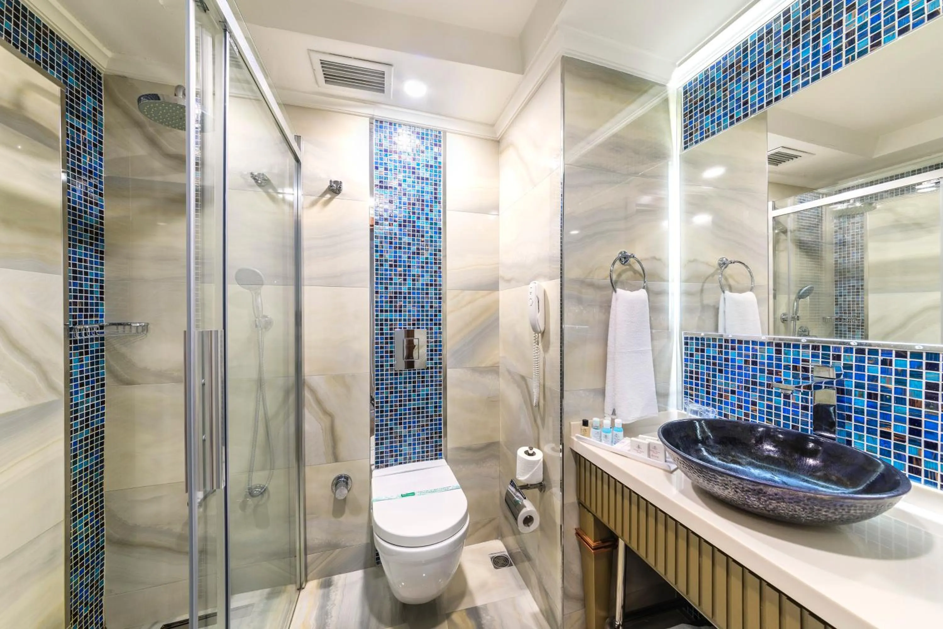 Shower in Grand Yavuz Hotel Sultanahmet