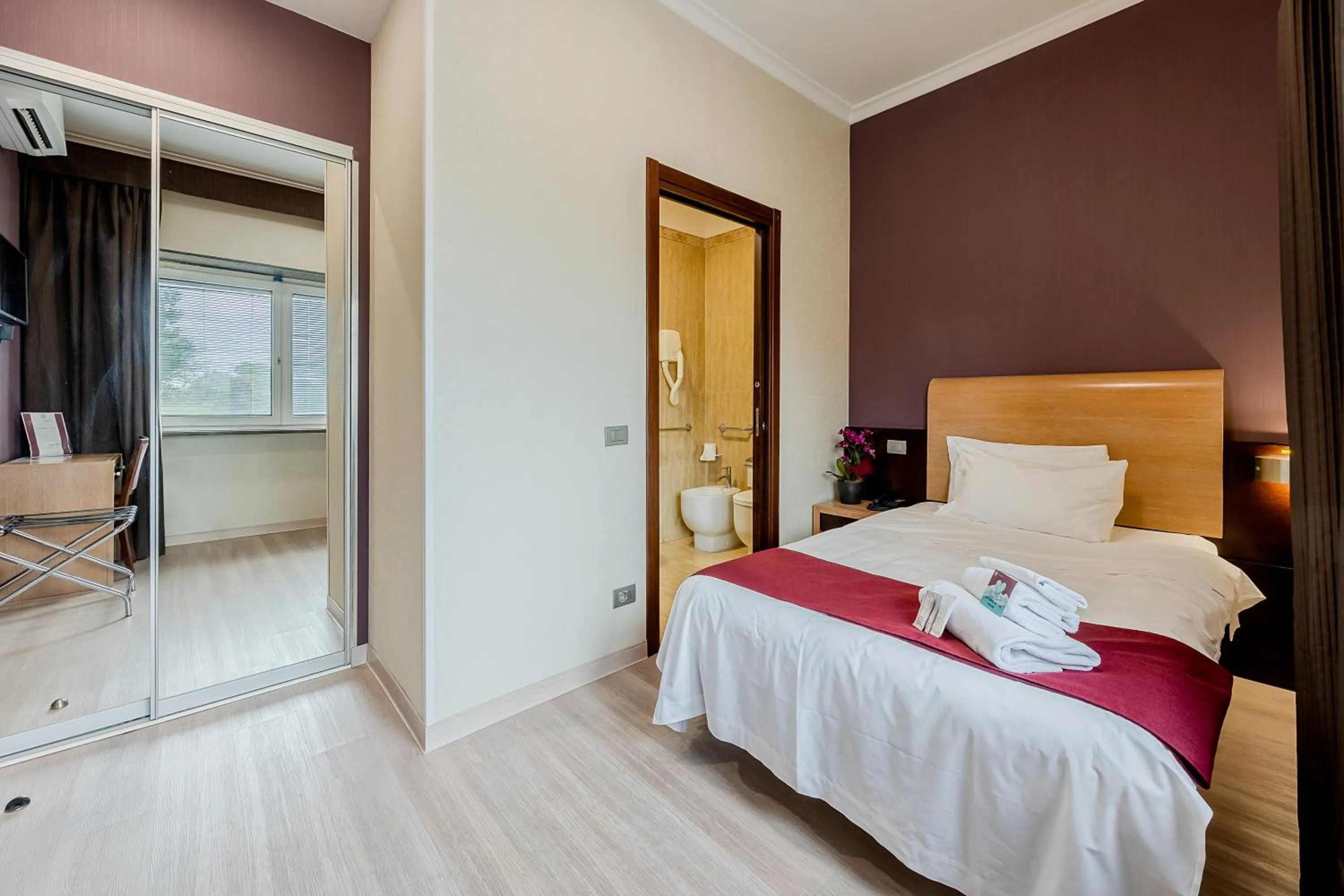 Bed in EH Rome Airport Euro House Hotels