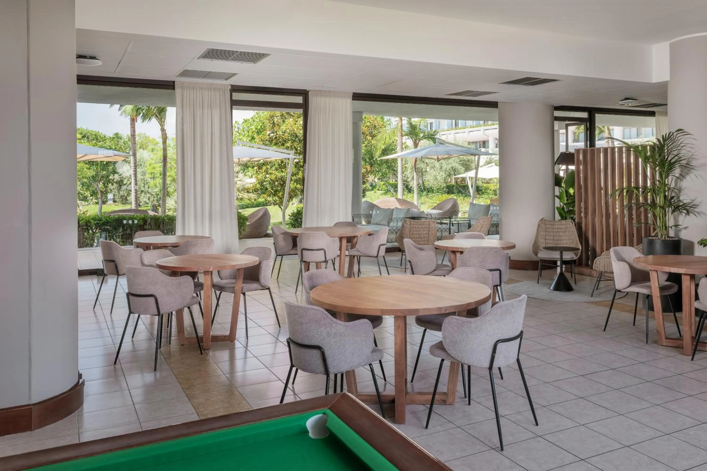 Lounge or bar in UNA Hotels Naxos Beach Sicilia