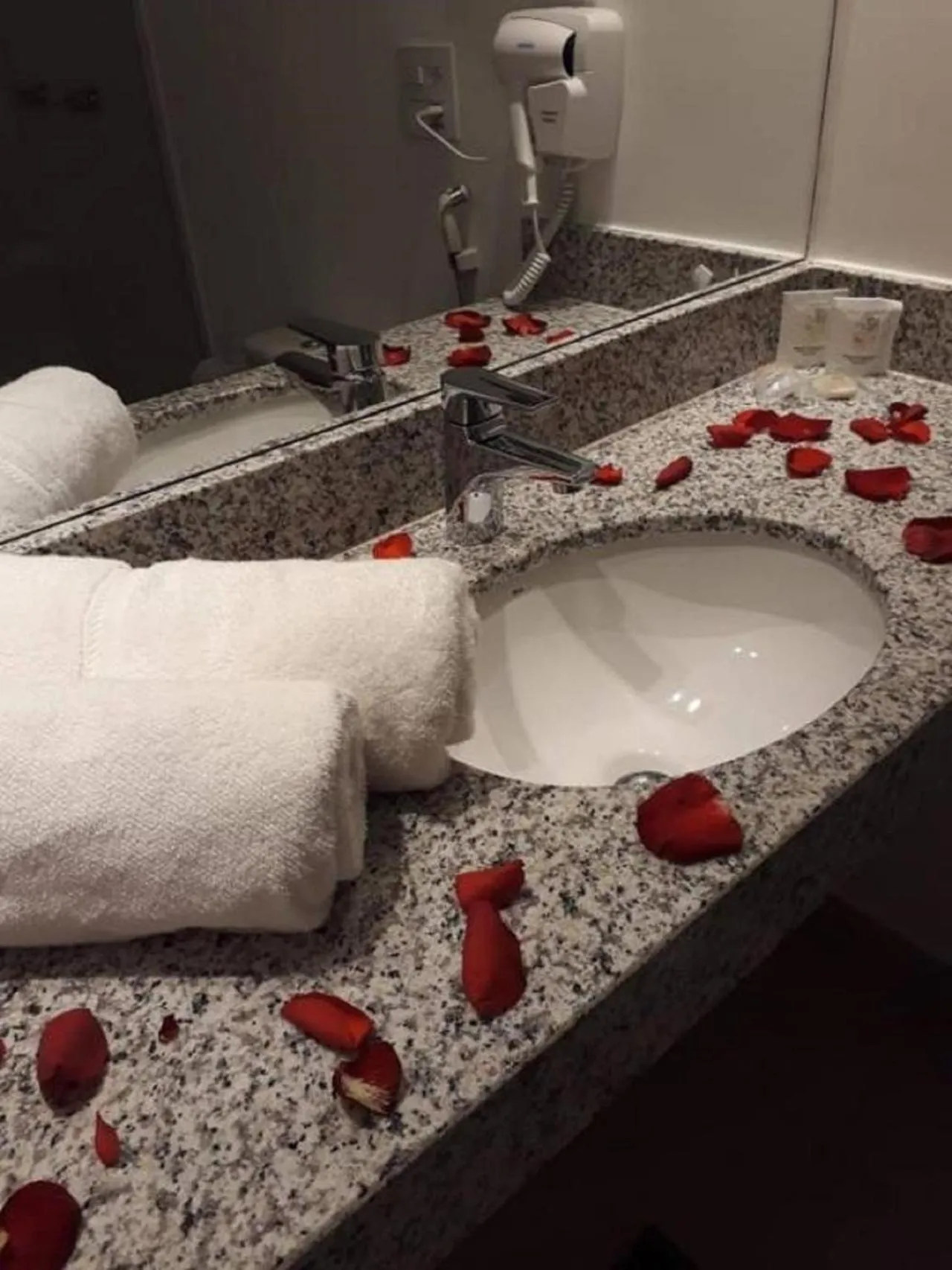 Bathroom in Hotel Del Fiol