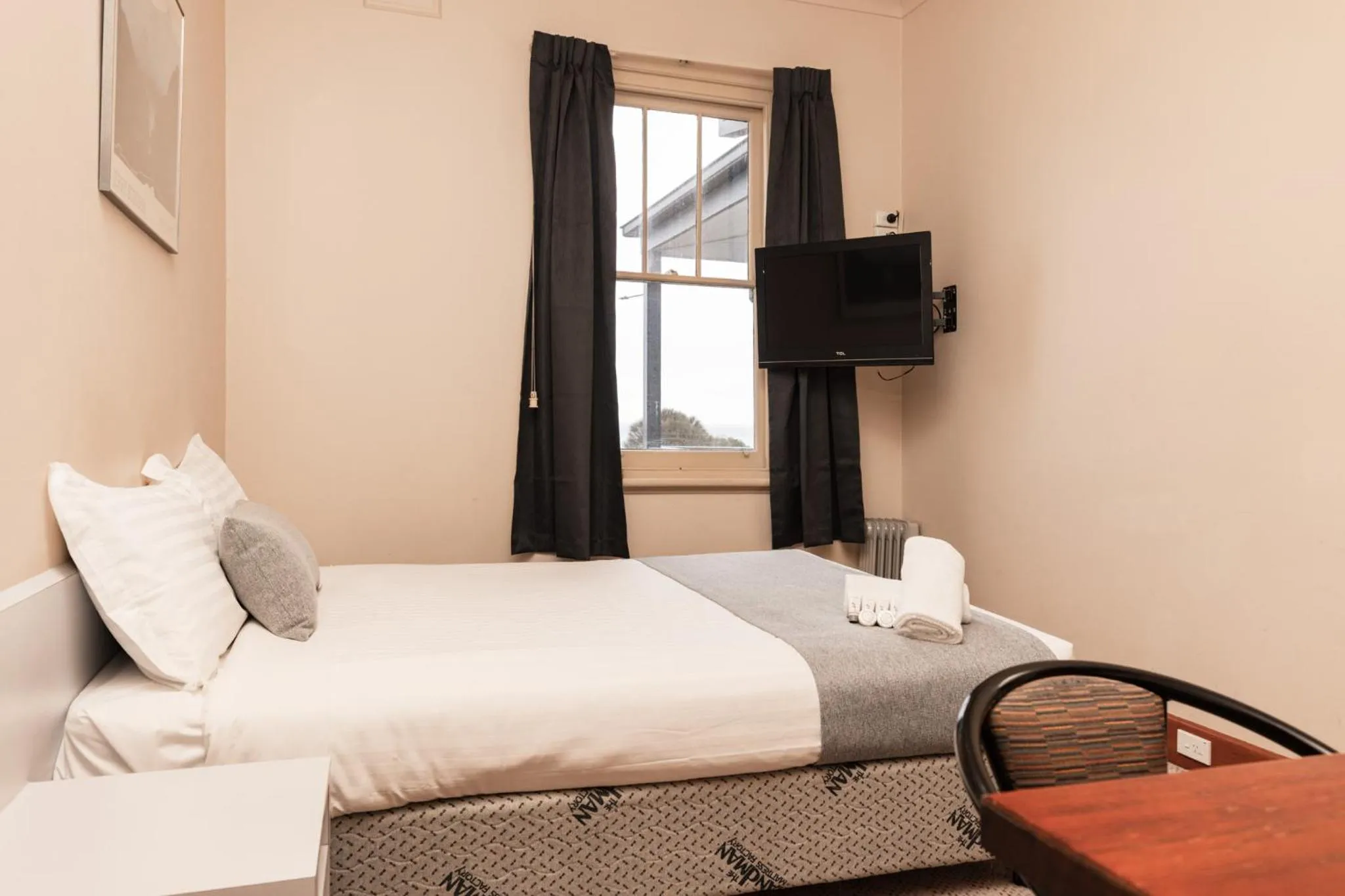 Bed in Barwon Heads Hotel