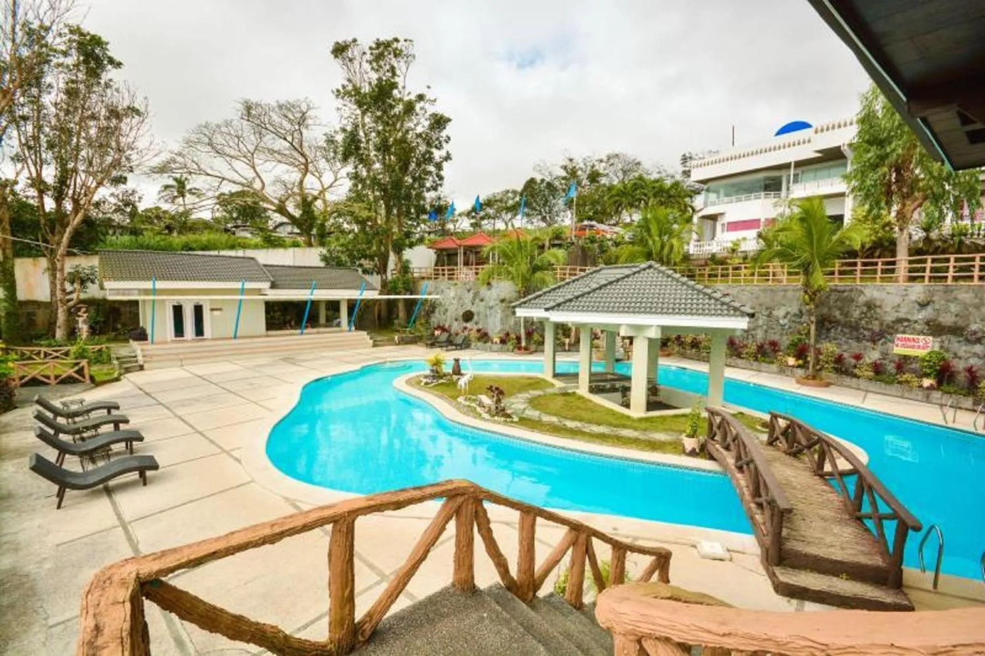Swimming pool in Estancia Resort Hotel