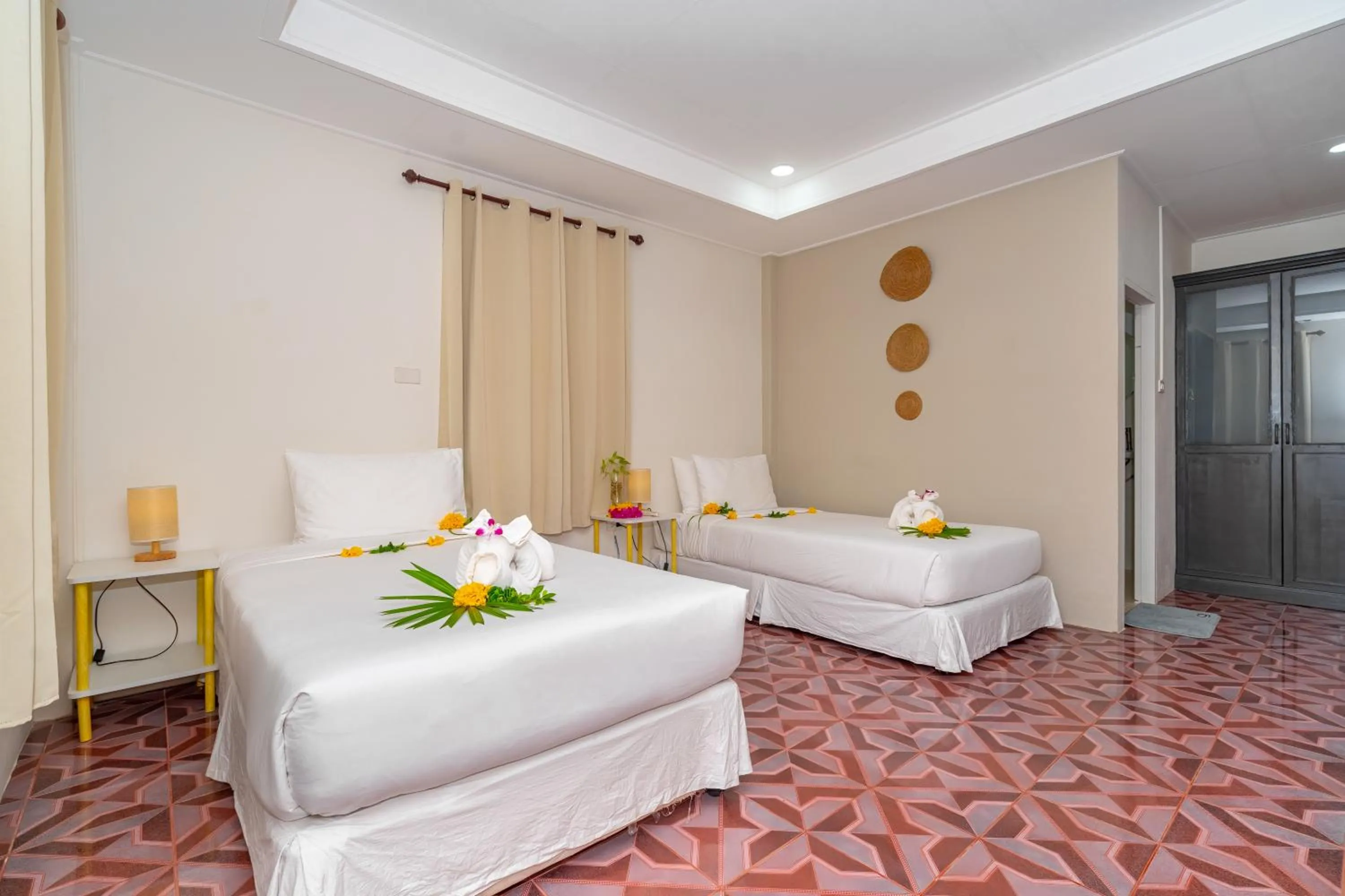 Bedroom, Bed in Lanta Beachfront Resort