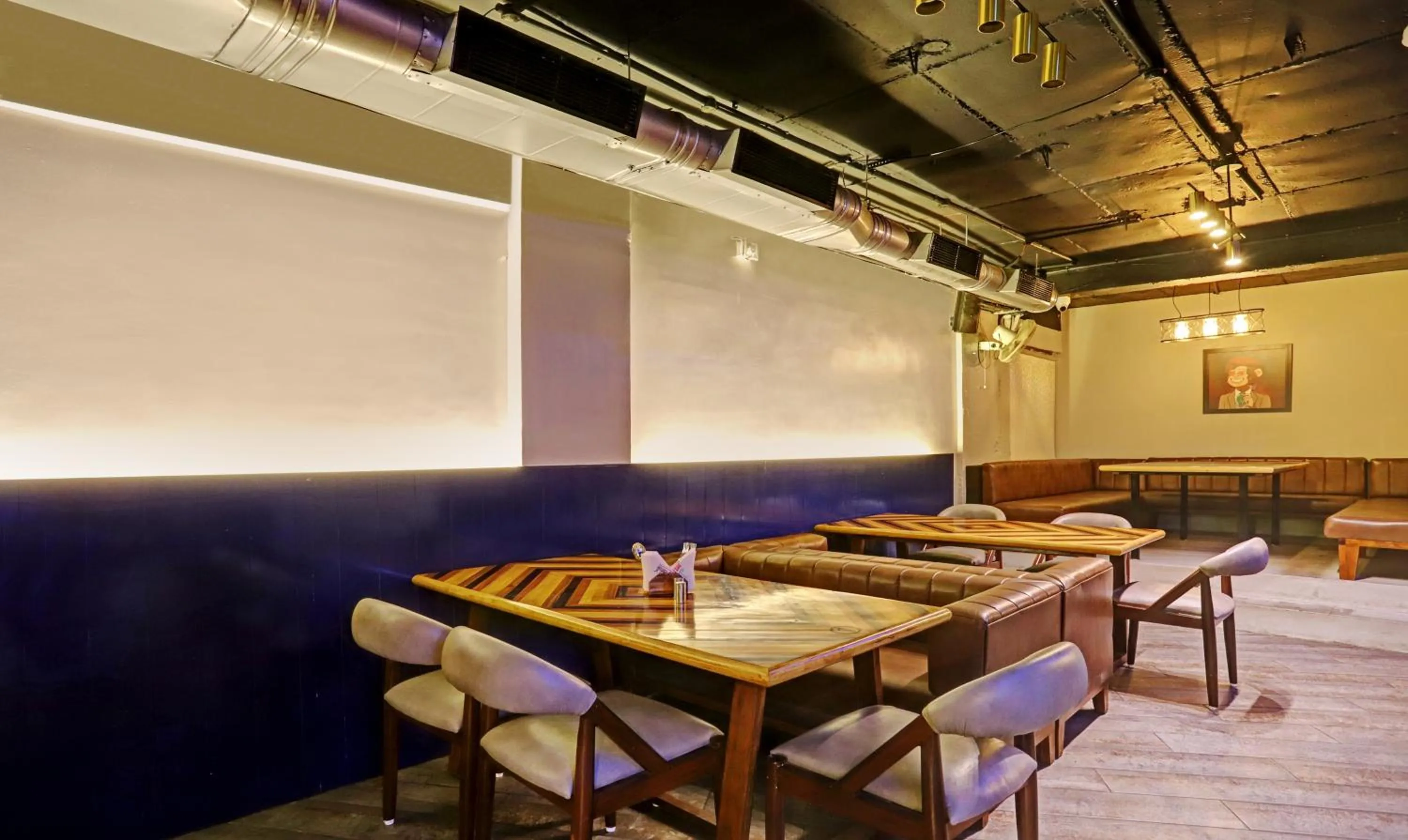 Restaurant/places to eat in Treebo Risha