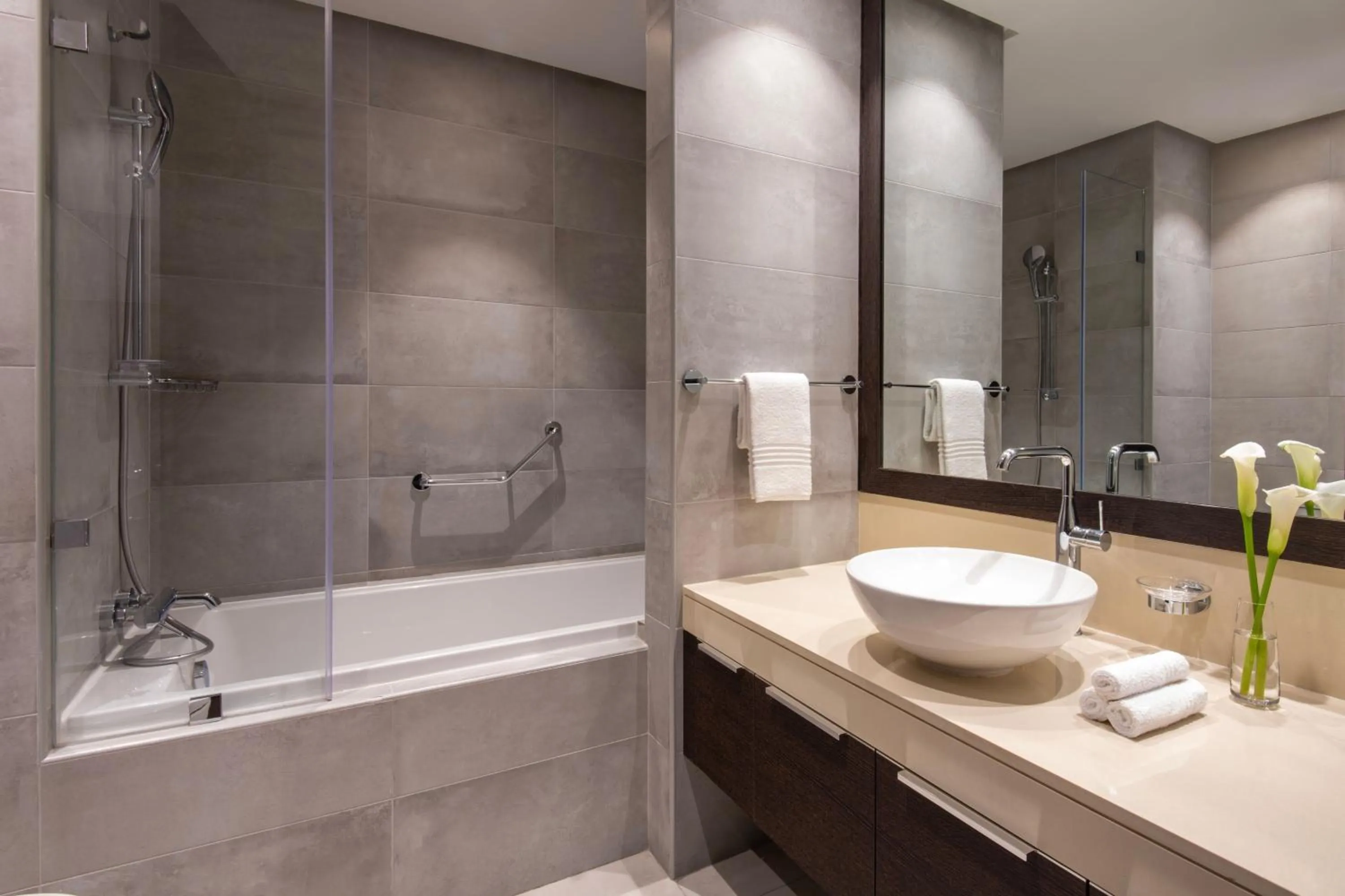 Photo of the whole room in Marriott Executive Apartments Doha, Le Mirage City Walk