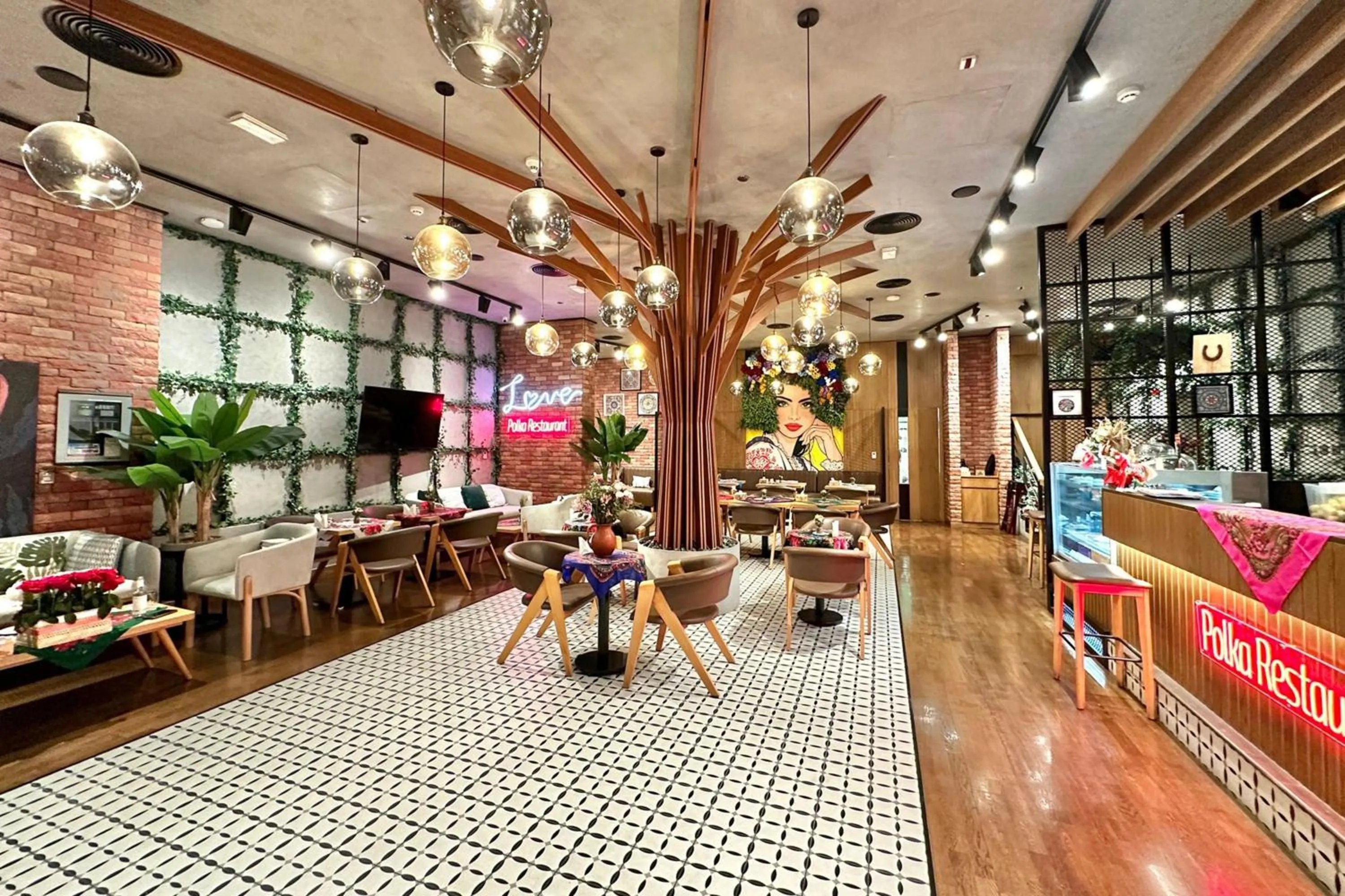 Restaurant/places to eat in Marriott Executive Apartments Doha, Le Mirage City Walk