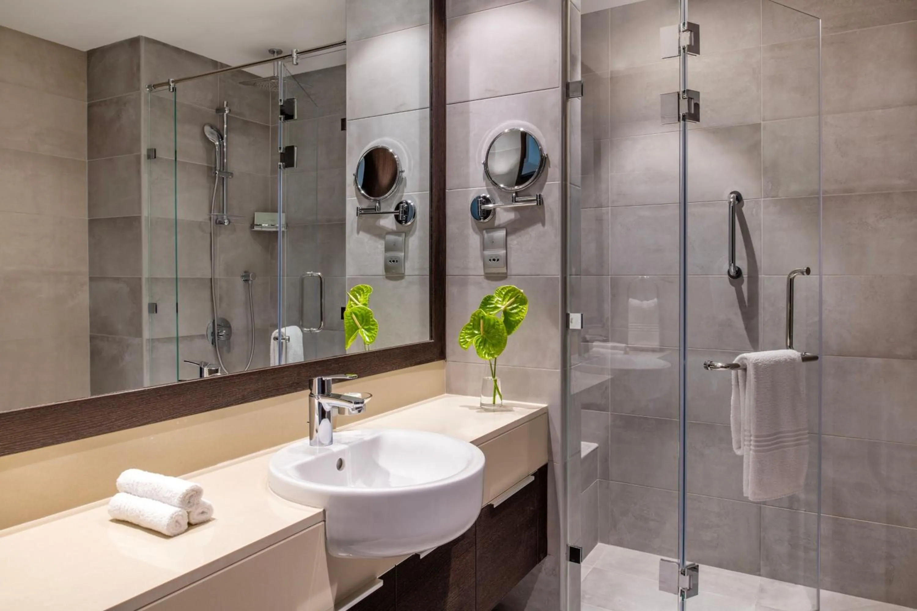 Photo of the whole room in Marriott Executive Apartments Doha, Le Mirage City Walk