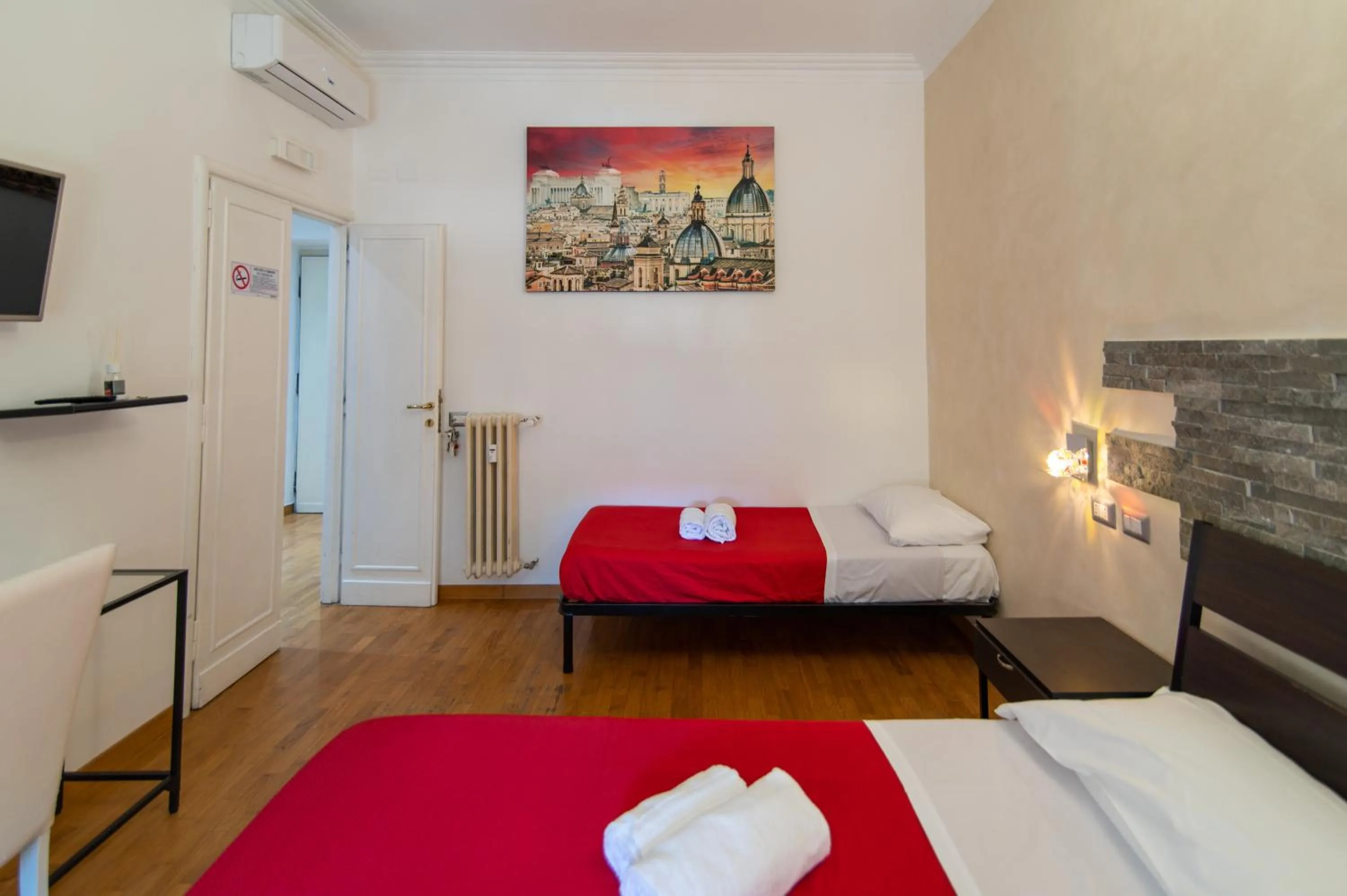 Photo of the whole room, Bed in Exa Rooms - Vatican