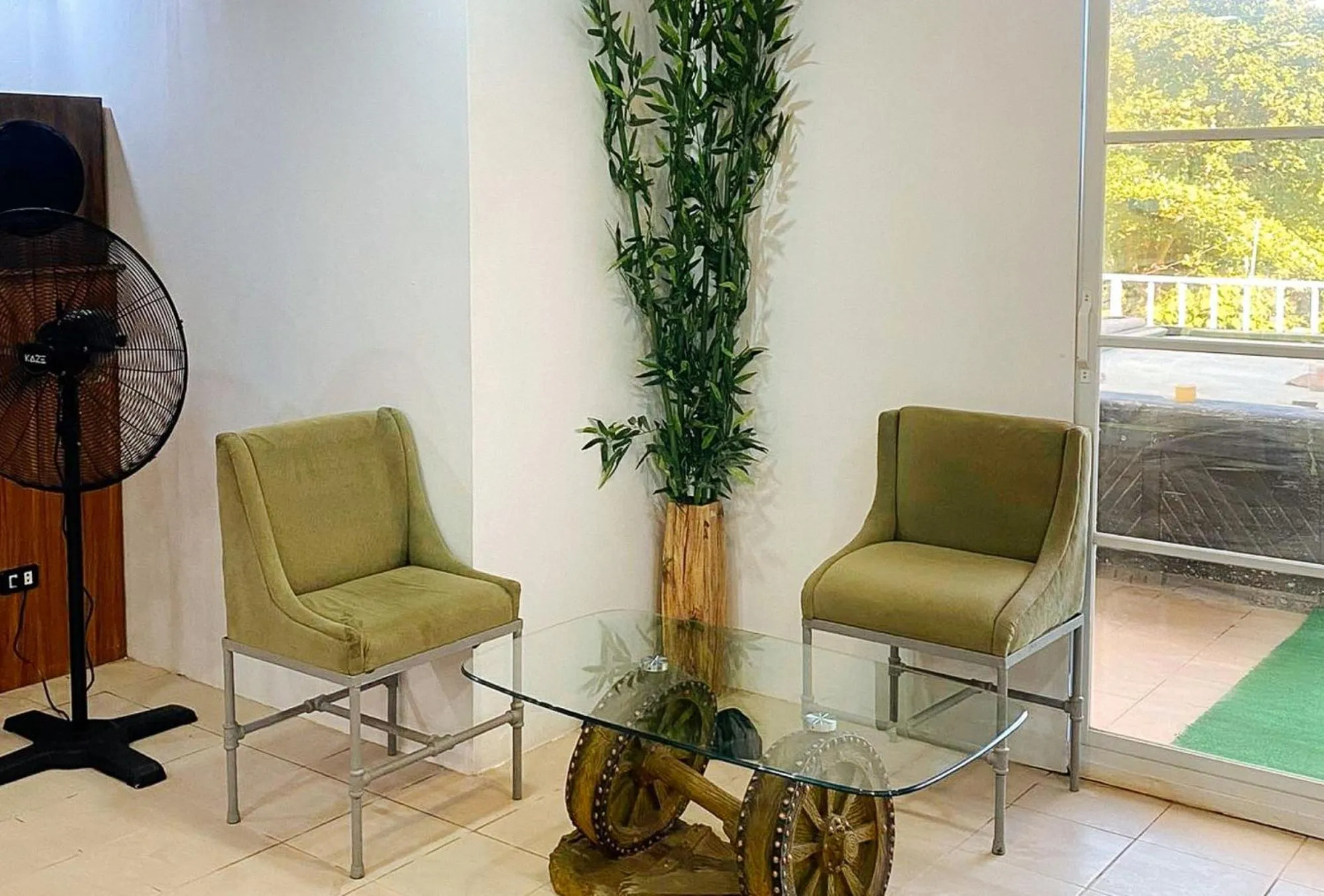 Seating area in UrbanView at Balzain East Tuguegarao City by RedDoorz