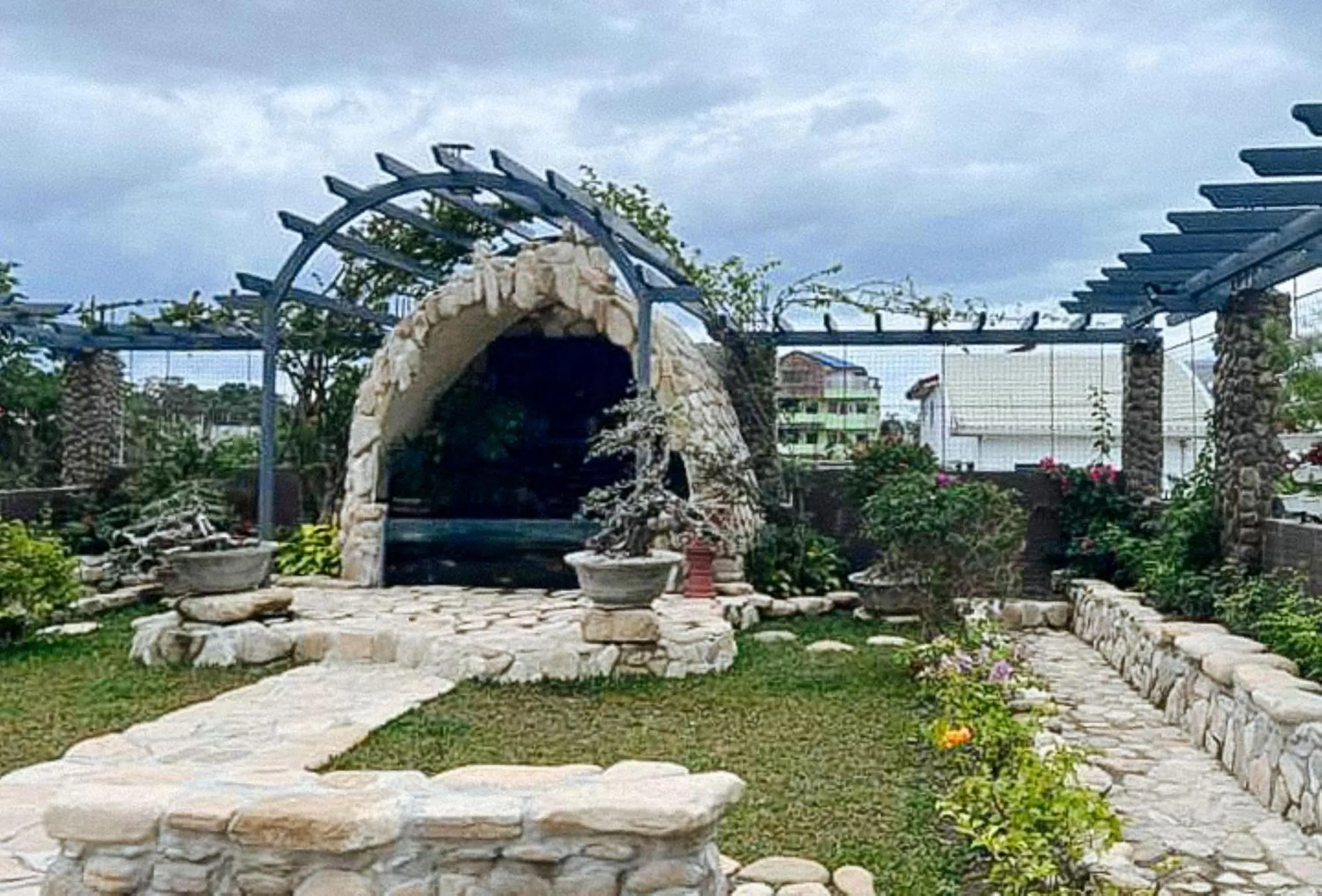 Garden view in UrbanView at Balzain East Tuguegarao City by RedDoorz