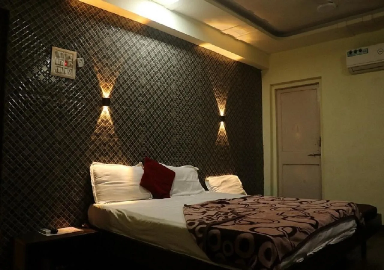 Bed in Hotel Geetanjali St Bus Stand Panvel