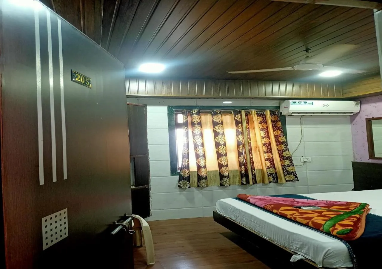 Bed in Hotel Geetanjali St Bus Stand Panvel