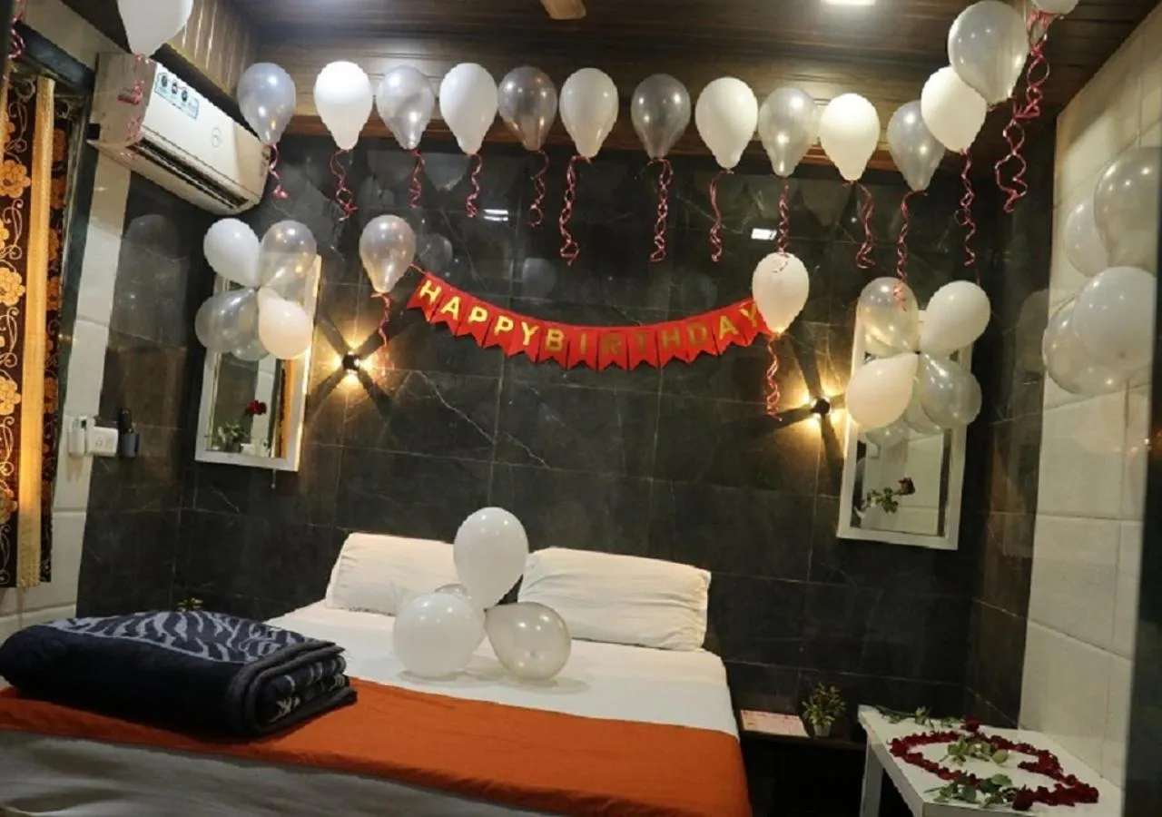 Shower in Hotel Geetanjali St Bus Stand Panvel