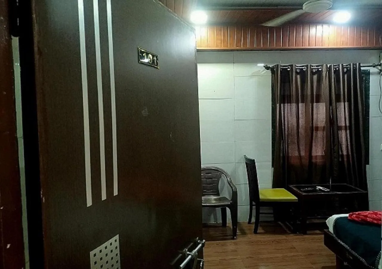 Shower in Hotel Geetanjali St Bus Stand Panvel