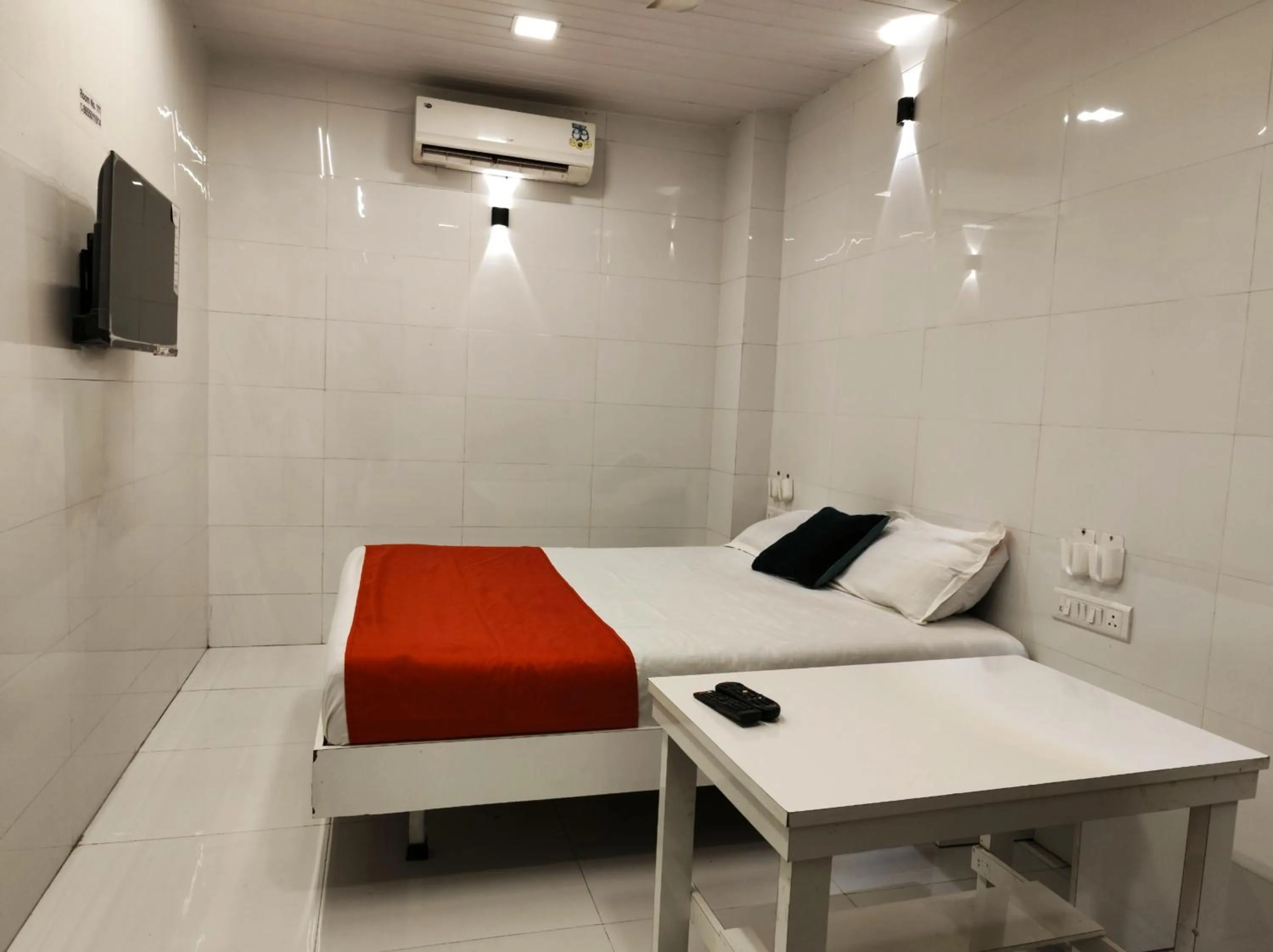 Bed in Hotel Geetanjali St Bus Stand Panvel