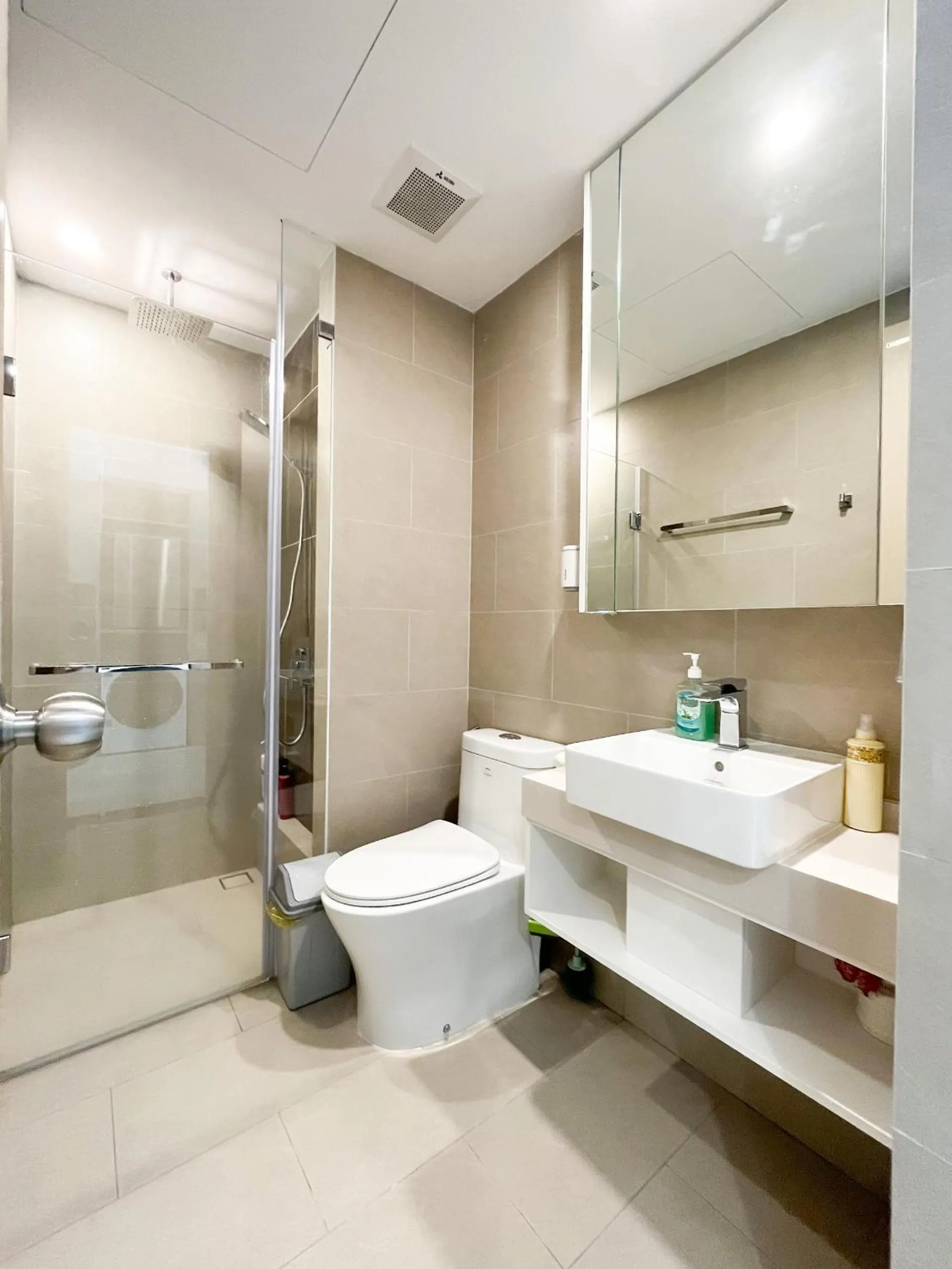 Shower in The Sóng Apartment Vũng Tàu - Mita House